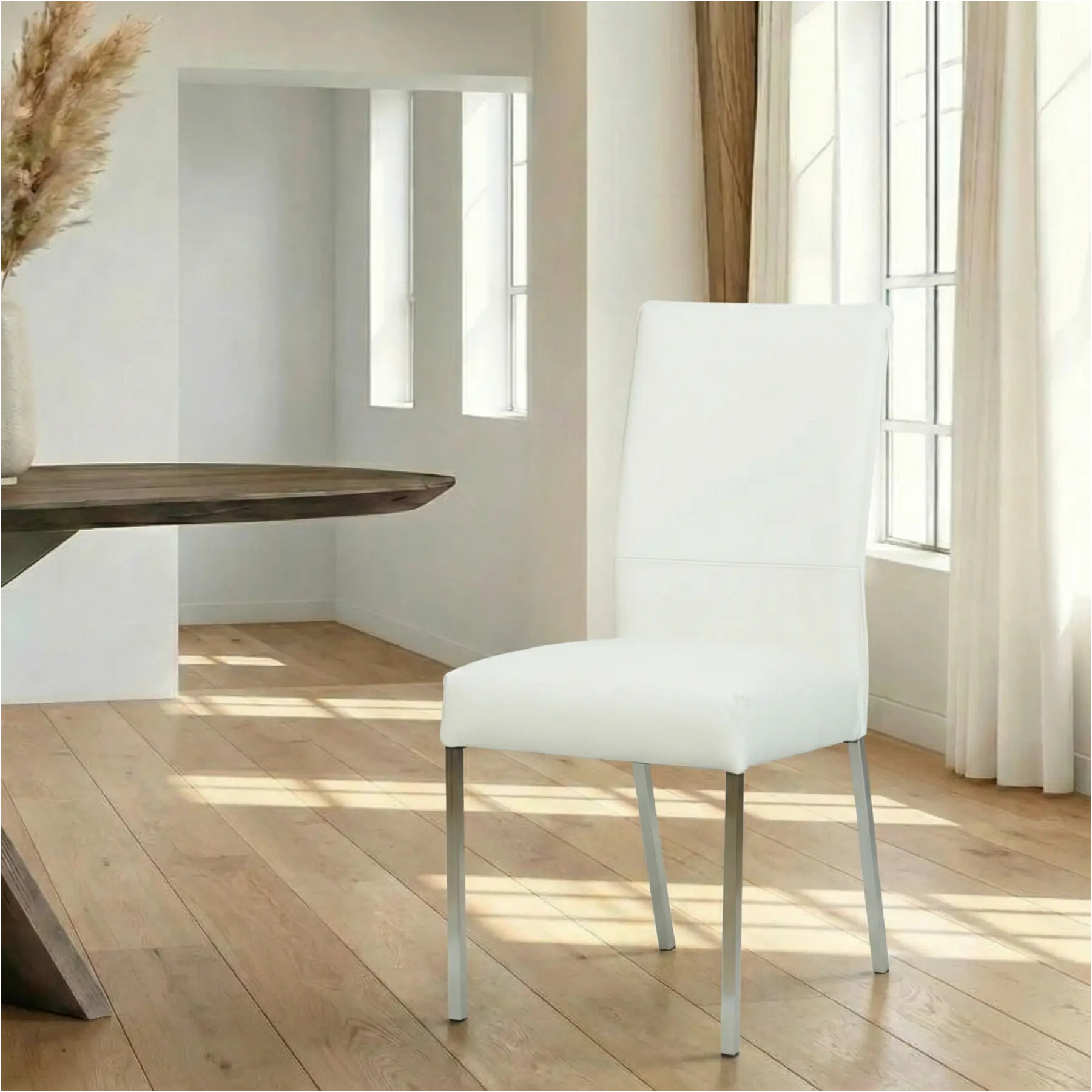 afbeelding van Leren eetkamerstoel Real - Hermes Bianco (gebroken wit) - Poten staal vierkant RVS