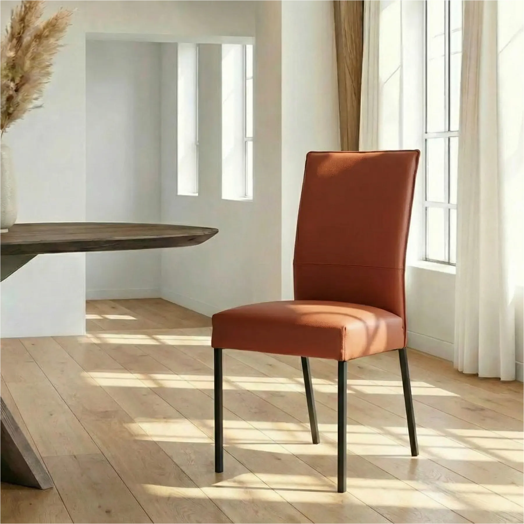 afbeelding van Leren eetkamerstoel Real - Toledo Cotto (cognac) - Poten staal vierkant zwart