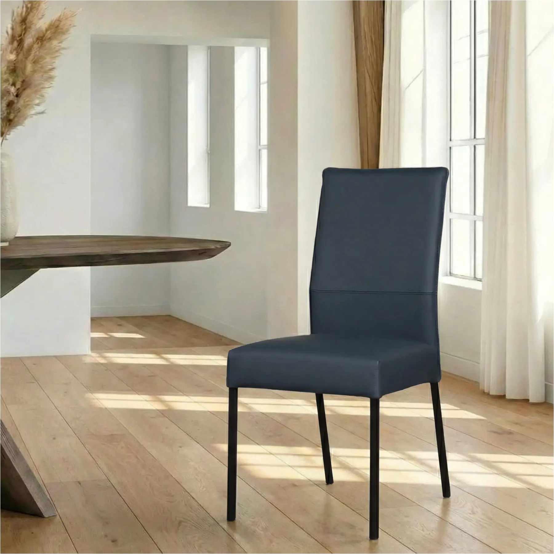 afbeelding van Leren eetkamerstoel Real - Toledo Marine (blauw) - Poten staal vierkant zwart