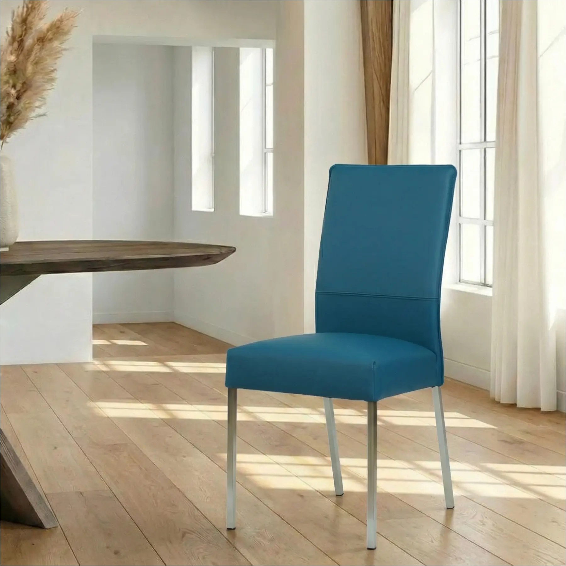 afbeelding van Leren eetkamerstoel Real - Toledo Turquoise (blauw) - Poten staal vierkant RVS