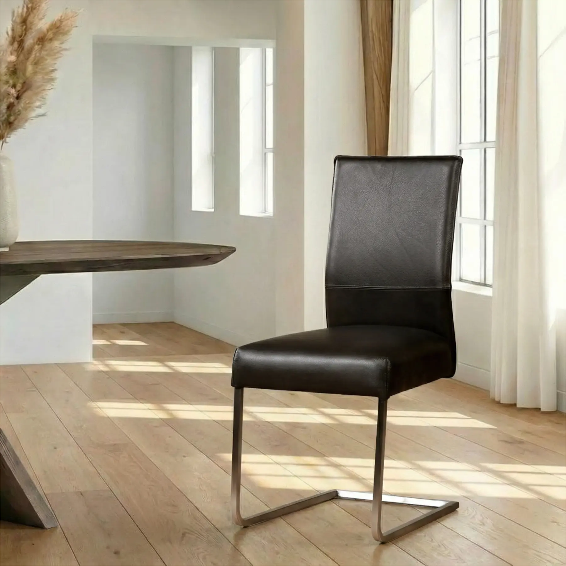 afbeelding van Leren eetkamerstoel Remix - Granada Graphite (donkergrijs) - Sledepoot staal vierkant RVS