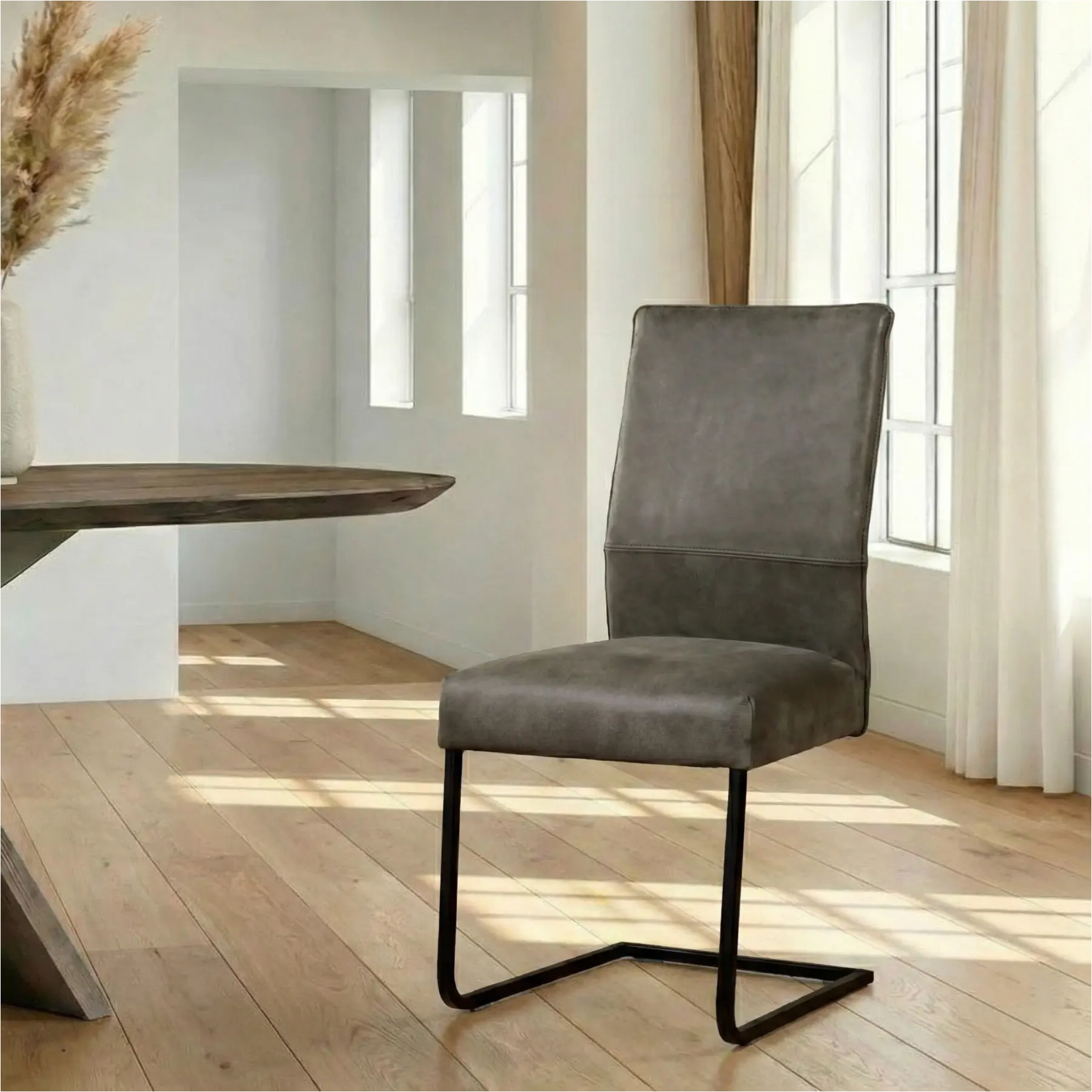 afbeelding van Leren eetkamerstoel Remix - Kenia Antracite (grijs) - Sledepoot staal vierkant zwart