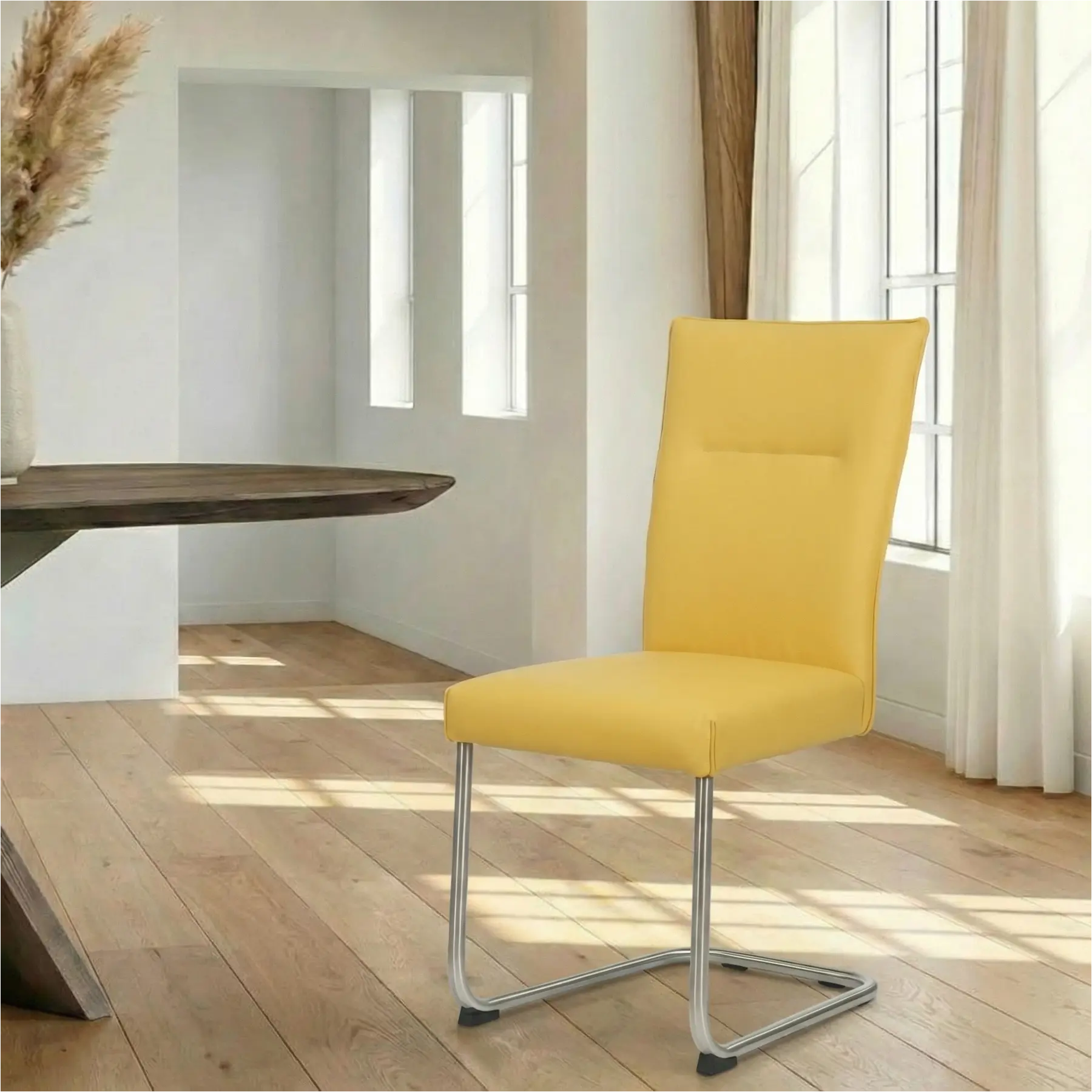 afbeelding van Leren eetkamerstoel Retro - Toledo Giallo (geel) - Sledepoot staal rond RVS