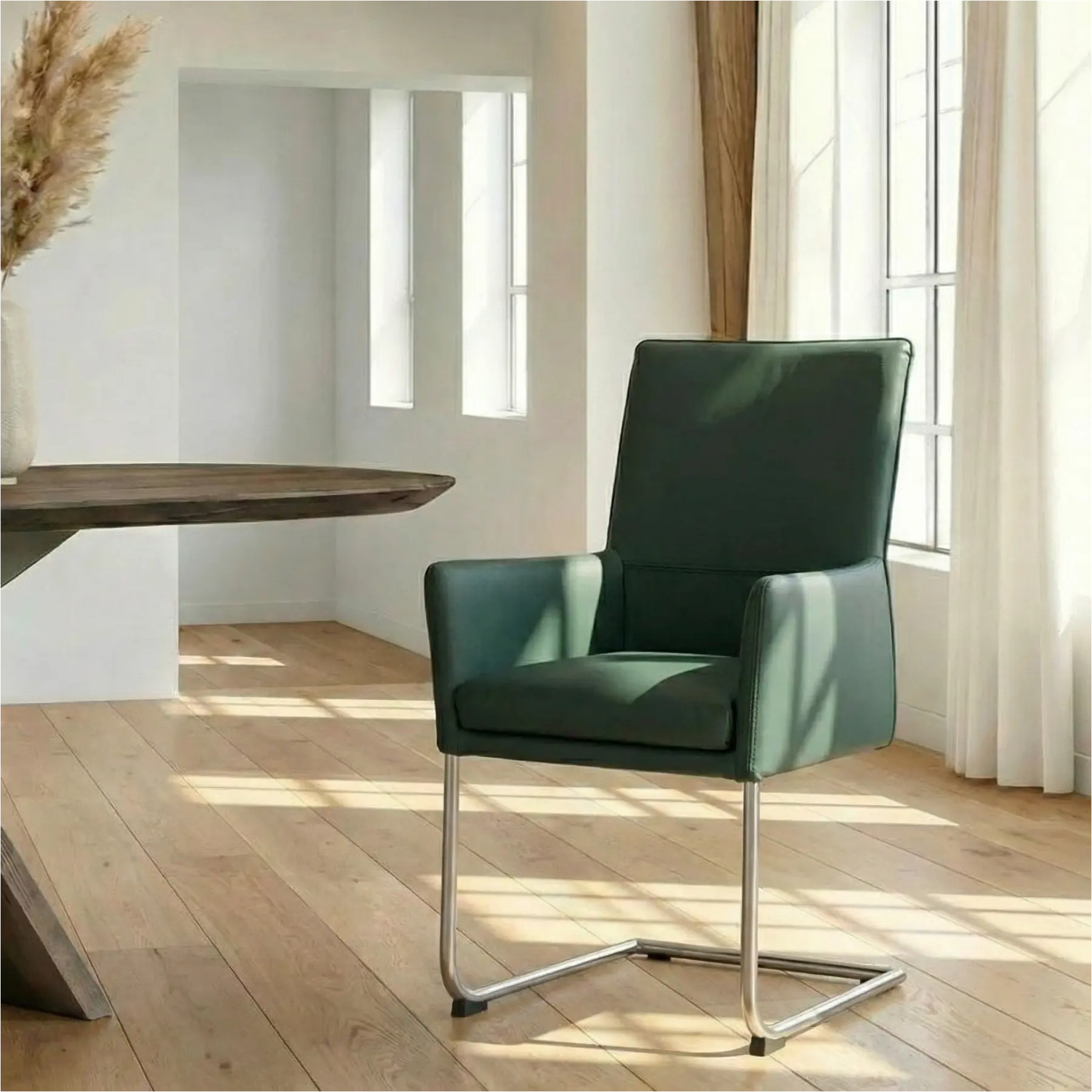 afbeelding van Leren eetkamerstoel Rumor - Toledo Forrest (groen) - Sledepoot staal rond RVS