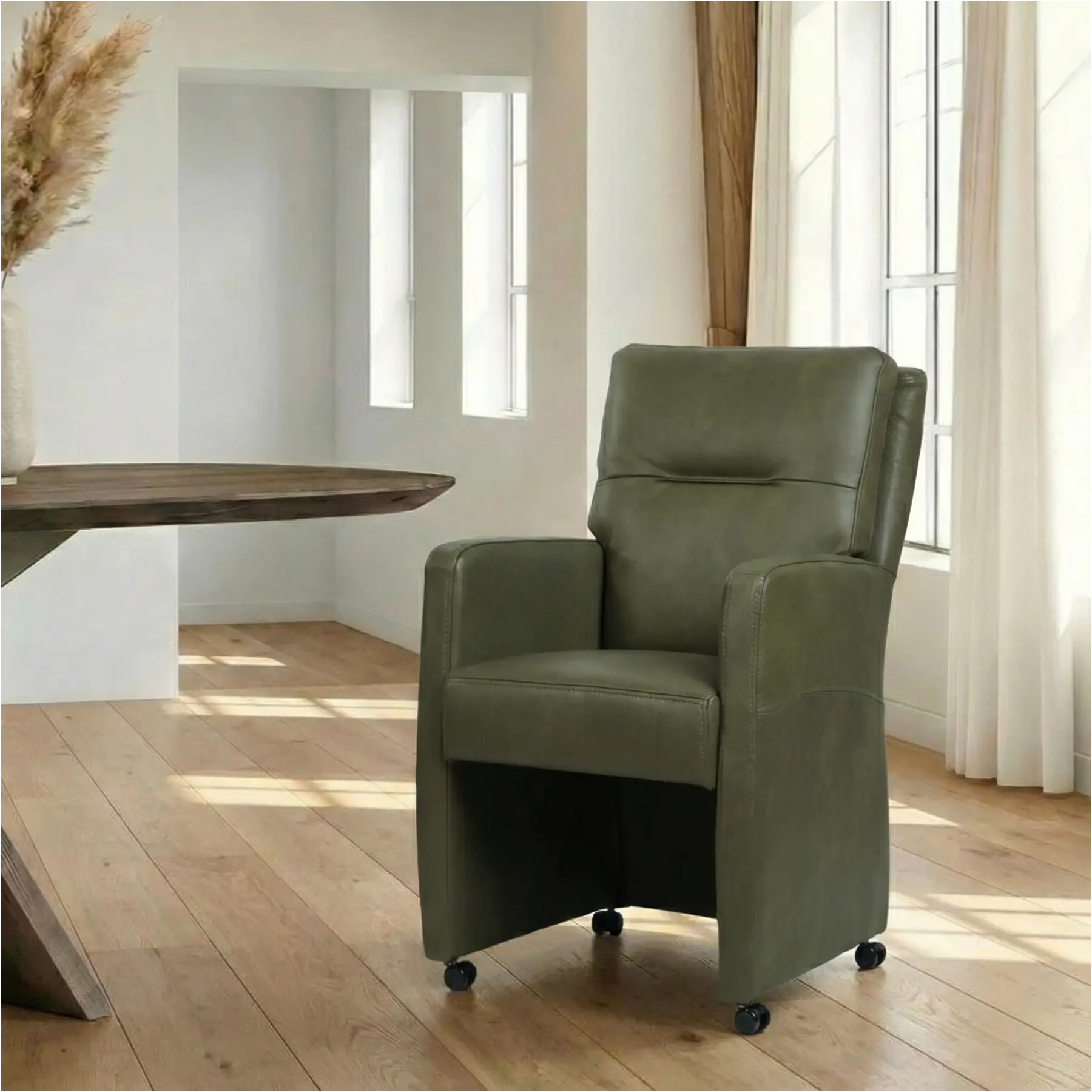 afbeelding van Leren eetkamerstoel Sharp - Granada Moss (olijf/groen) - Met handgreep zwart