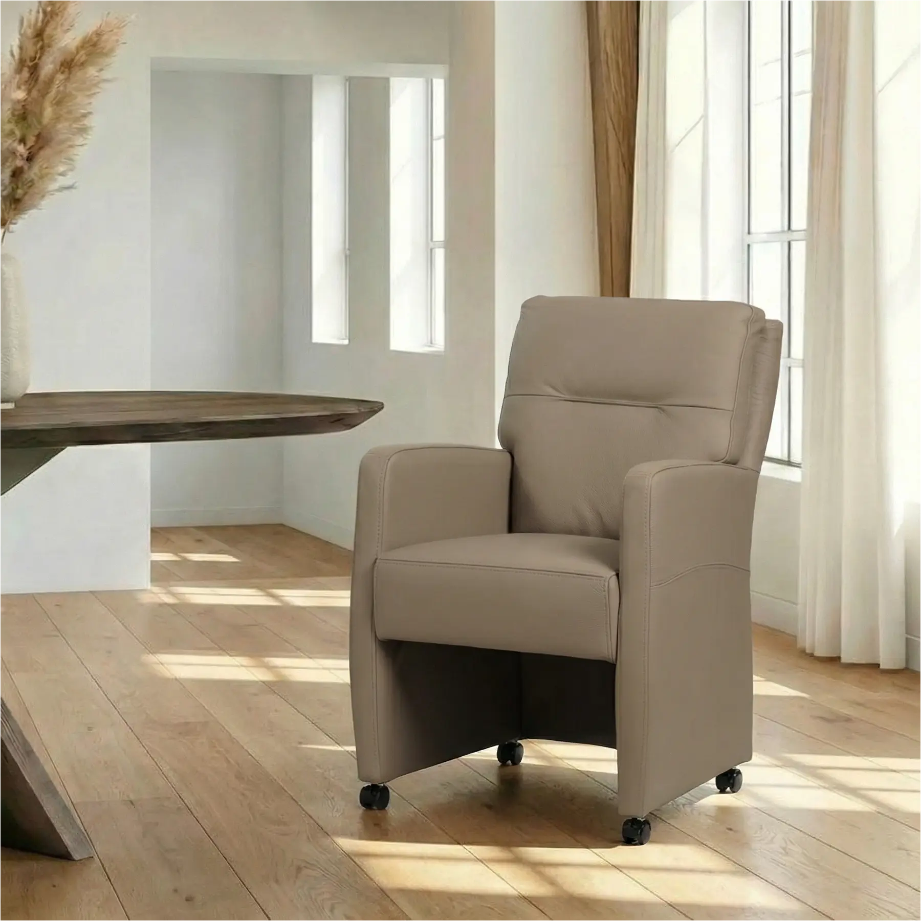 afbeelding van Leren eetkamerstoel Sharp - Hermes Mocca (taupe/bruin) - Met handgreep RVS