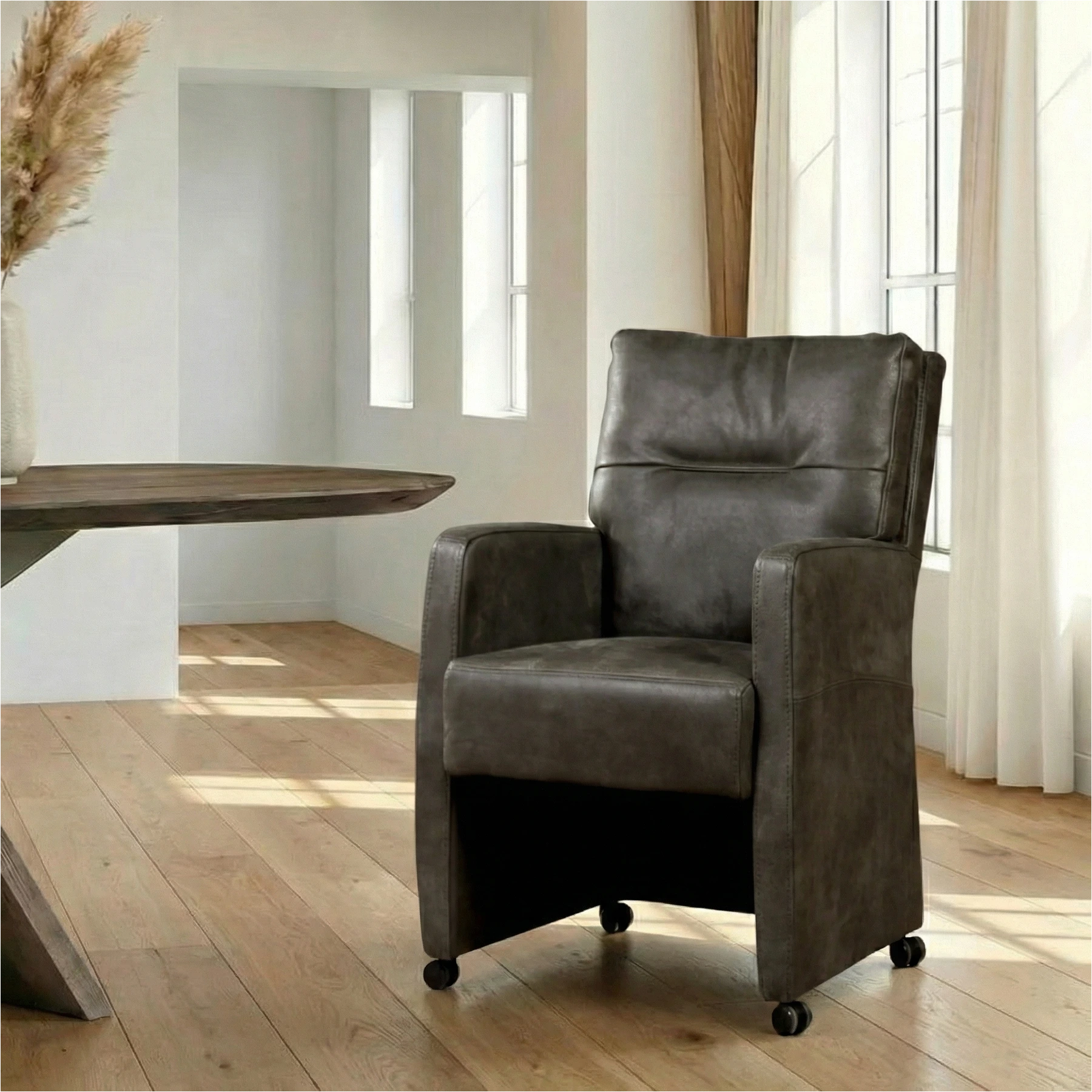 afbeelding van Leren eetkamerstoel Sharp - Kenia Antracite (grijs) - Met handgreep zwart