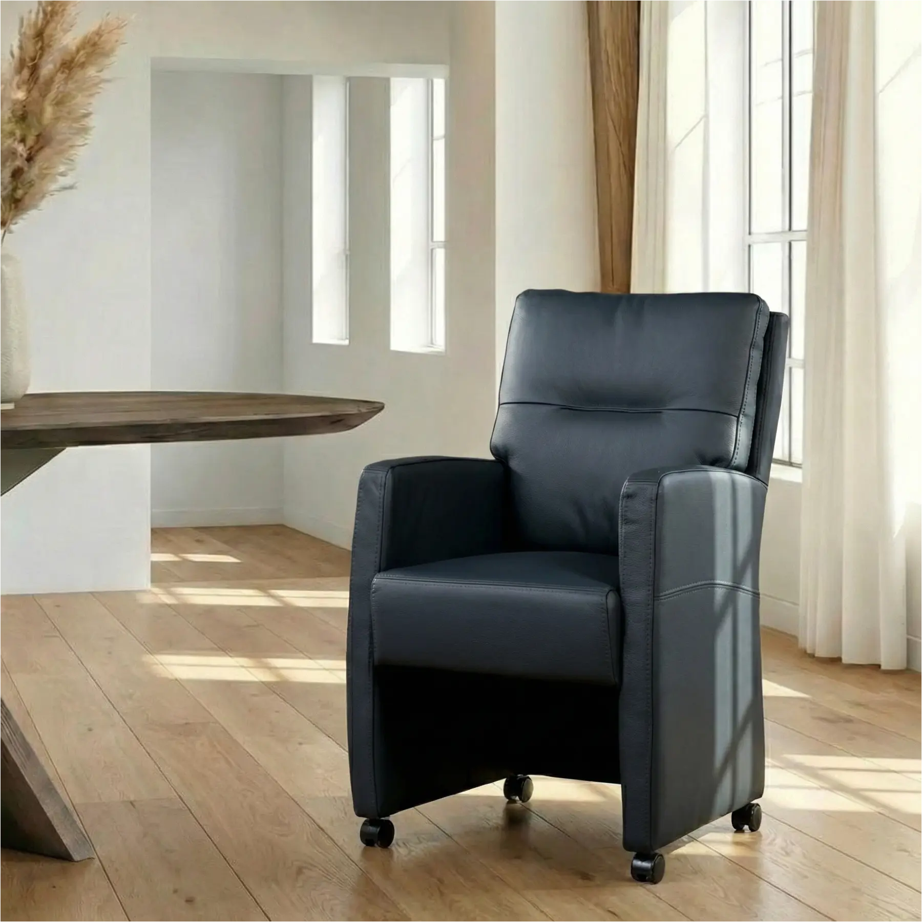 afbeelding van Leren eetkamerstoel Sharp - Toledo Marine (blauw) - Met handgreep zwart