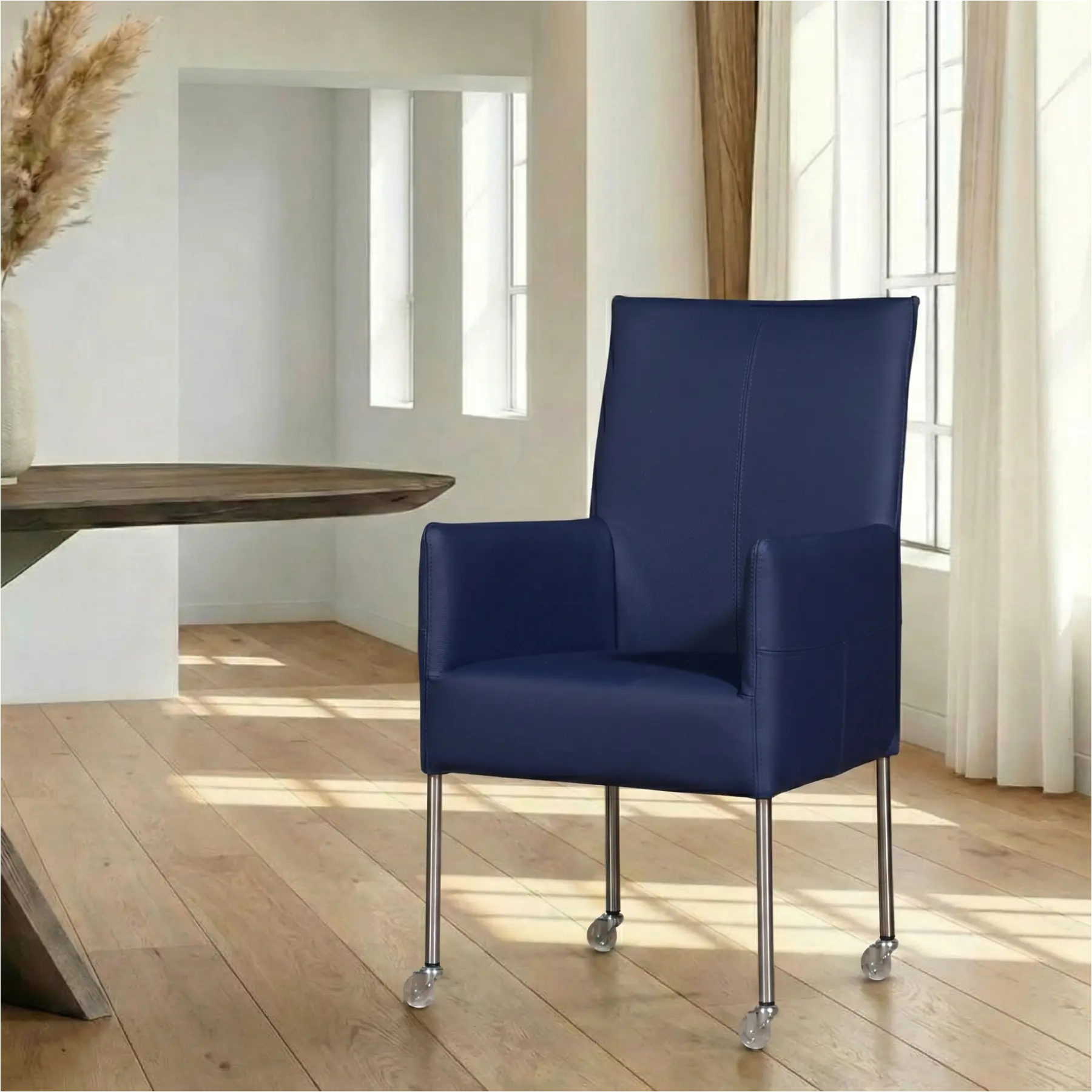 afbeelding van Leren eetkamerstoel Spark - Toledo Kobalt (blauw) - Poten staal rond RVS