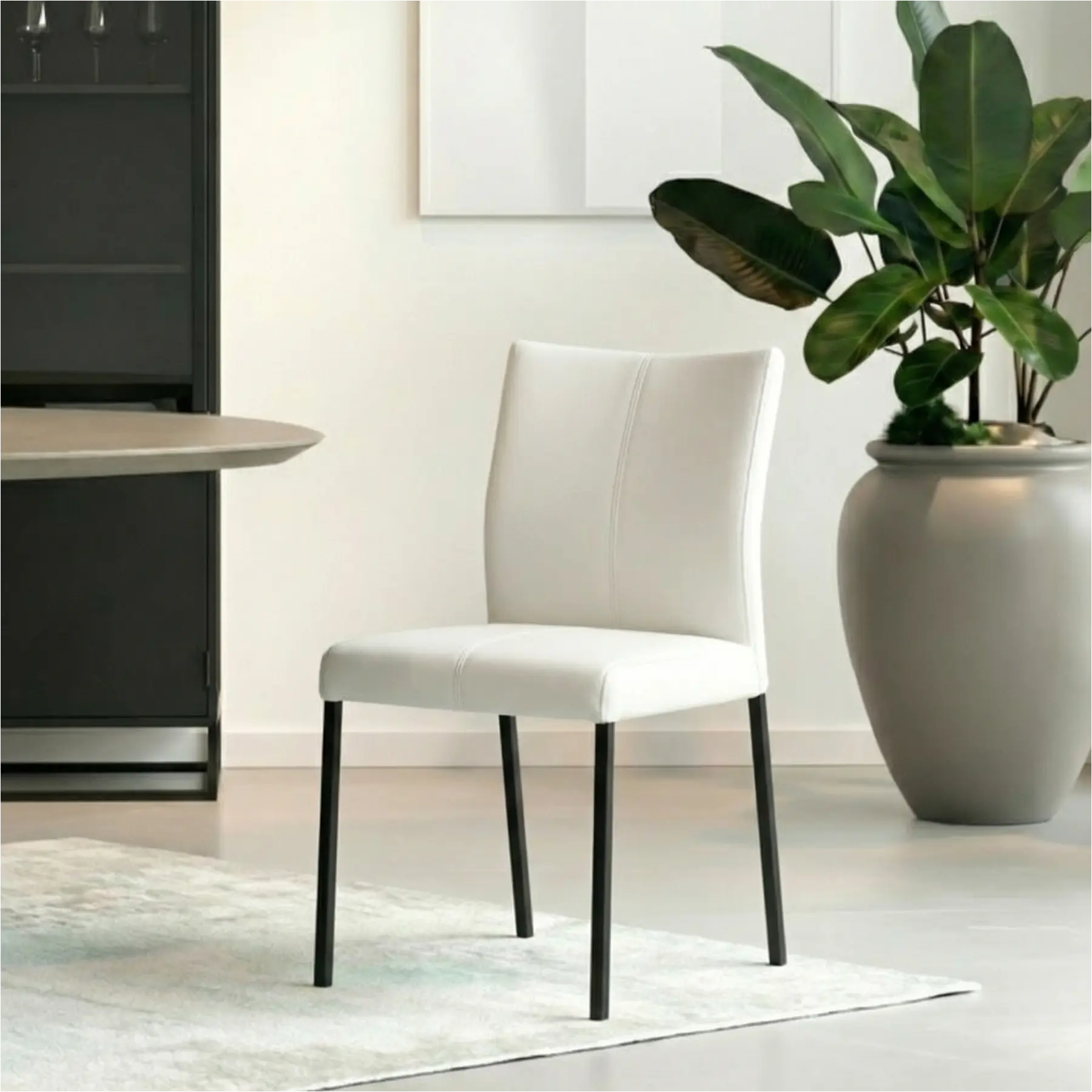 afbeelding van Set van 10 Leren eetkamerstoelen Basic - Toledo Bianco (gebroken wit) - Poten staal vierkant zwart