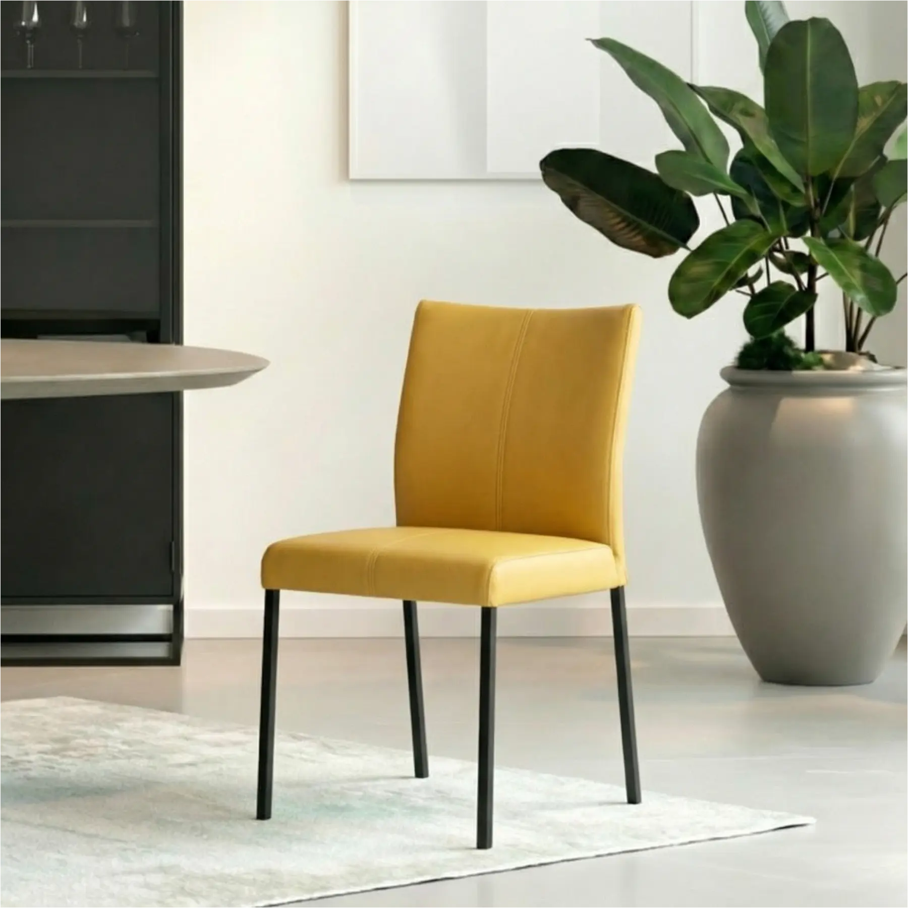 afbeelding van Set van 10 Leren eetkamerstoelen Basic - Toledo Giallo (geel) - Poten staal vierkant zwart