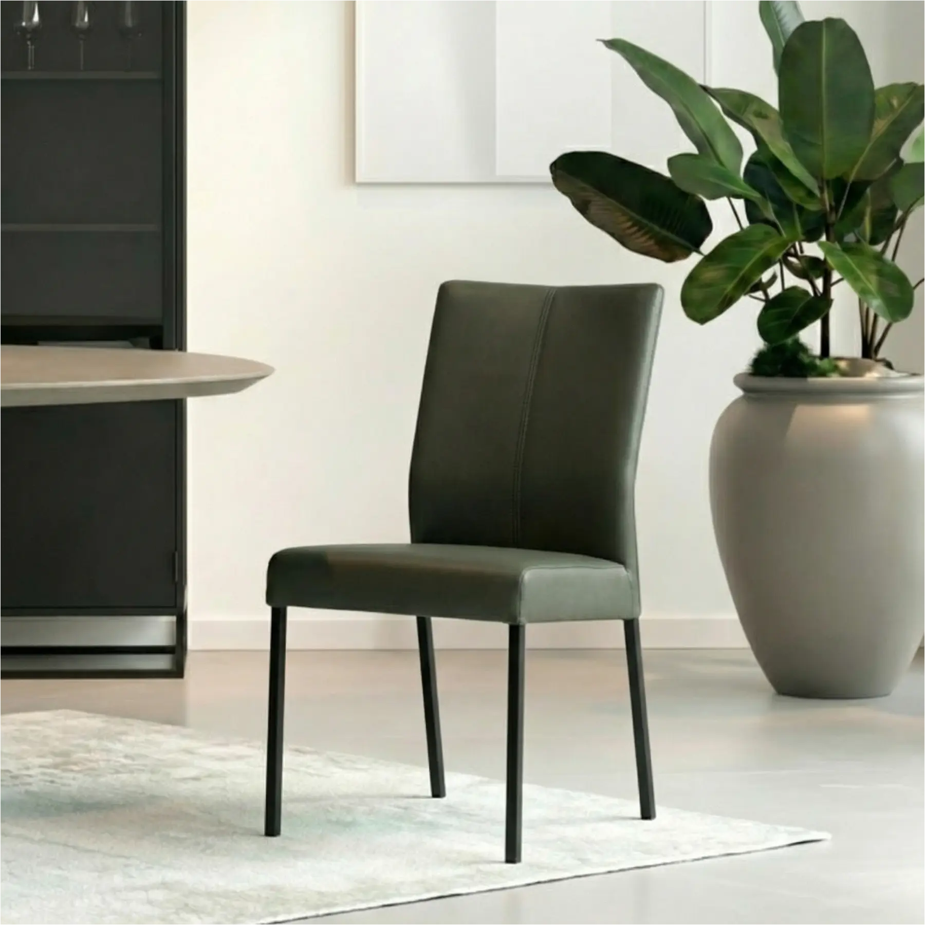 afbeelding van Set van 10 Leren eetkamerstoelen Comfort - Hermes Verde (donkergroen) - Poten staal vierkant zwart