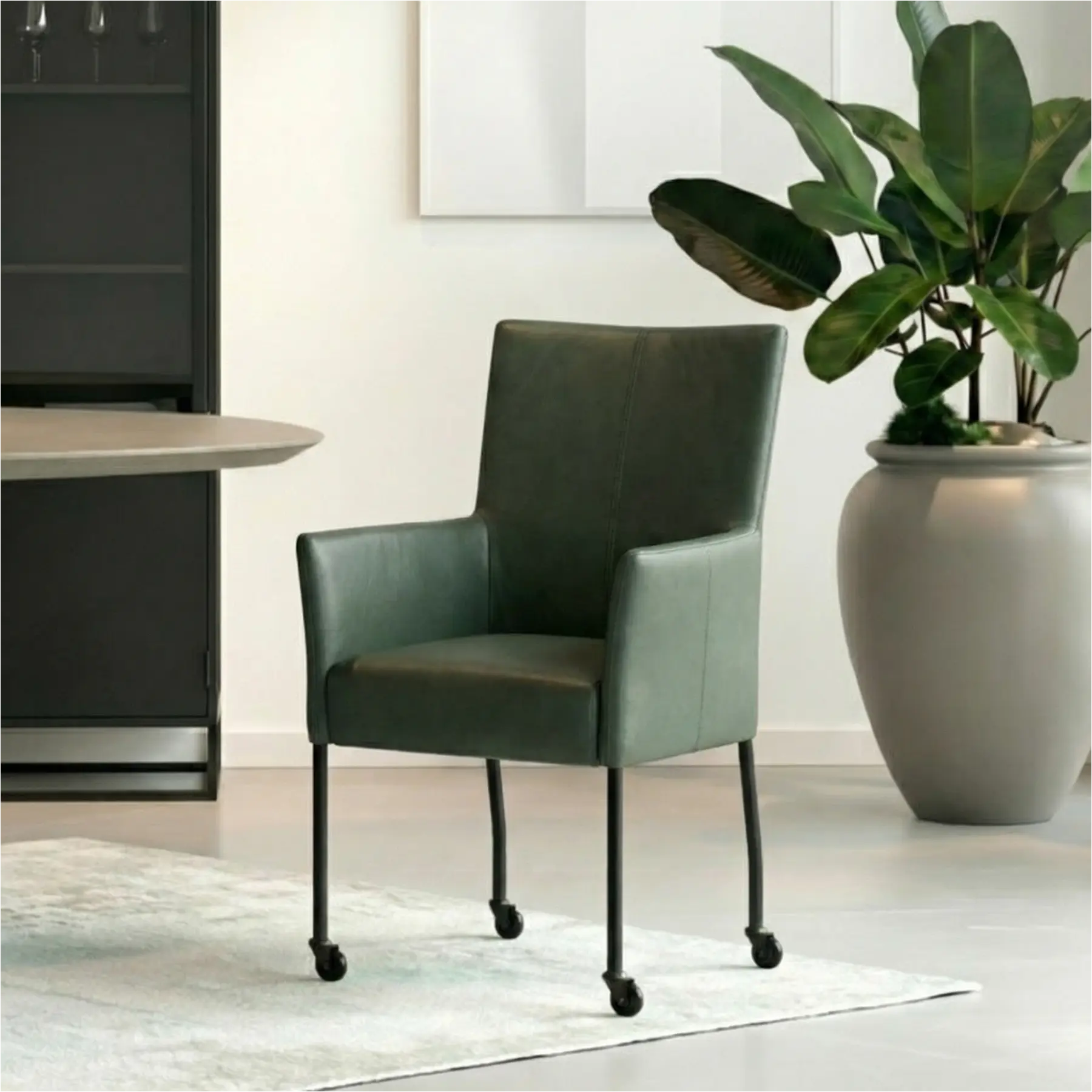 afbeelding van Set van 10 Leren eetkamerstoelen Deal - Toledo Verde (donkergroen) - Poten staal vierkant zwart