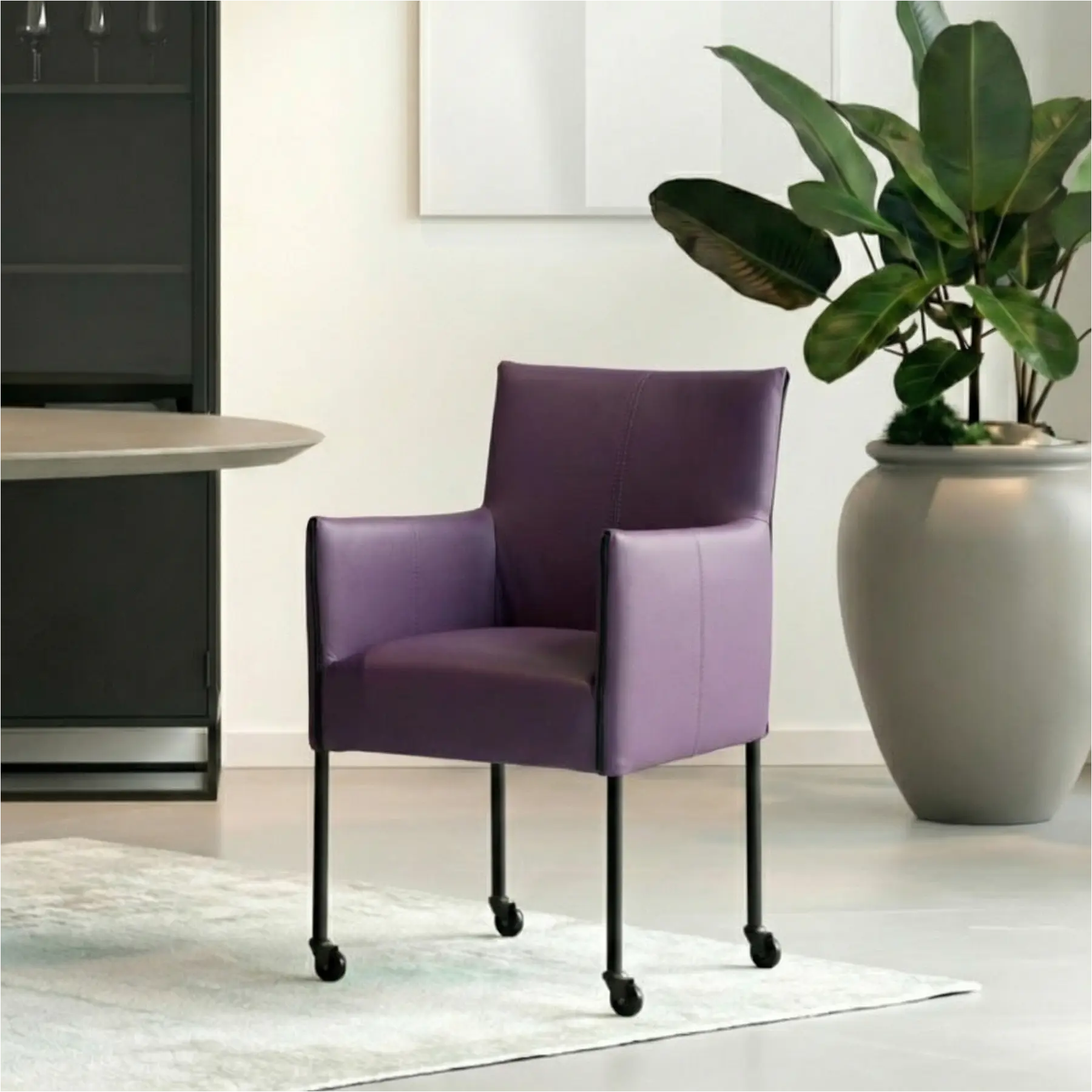afbeelding van Set van 10 Leren eetkamerstoelen More - Toledo Aubergine (paars) - Poten staal rond zwart