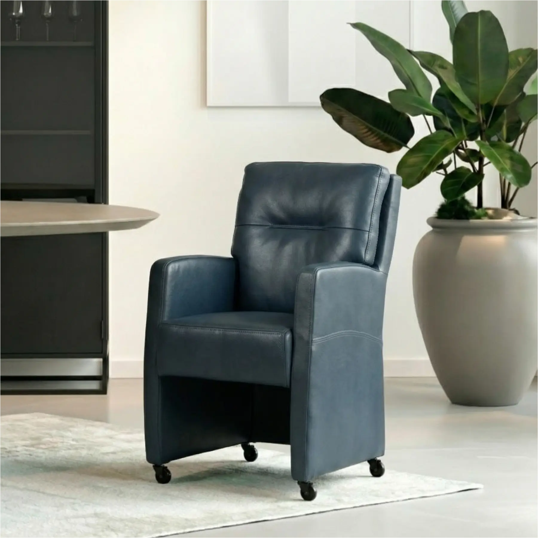 afbeelding van Set van 10 Leren eetkamerstoelen Sharp - Granada Blue (blauw) - Met handgreep RVS