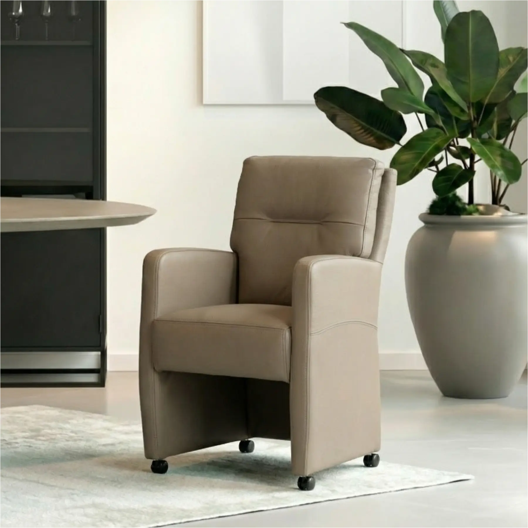 afbeelding van Set van 10 Leren eetkamerstoelen Sharp - Toledo Mocca (taupe/bruin) - Met handgreep zwart