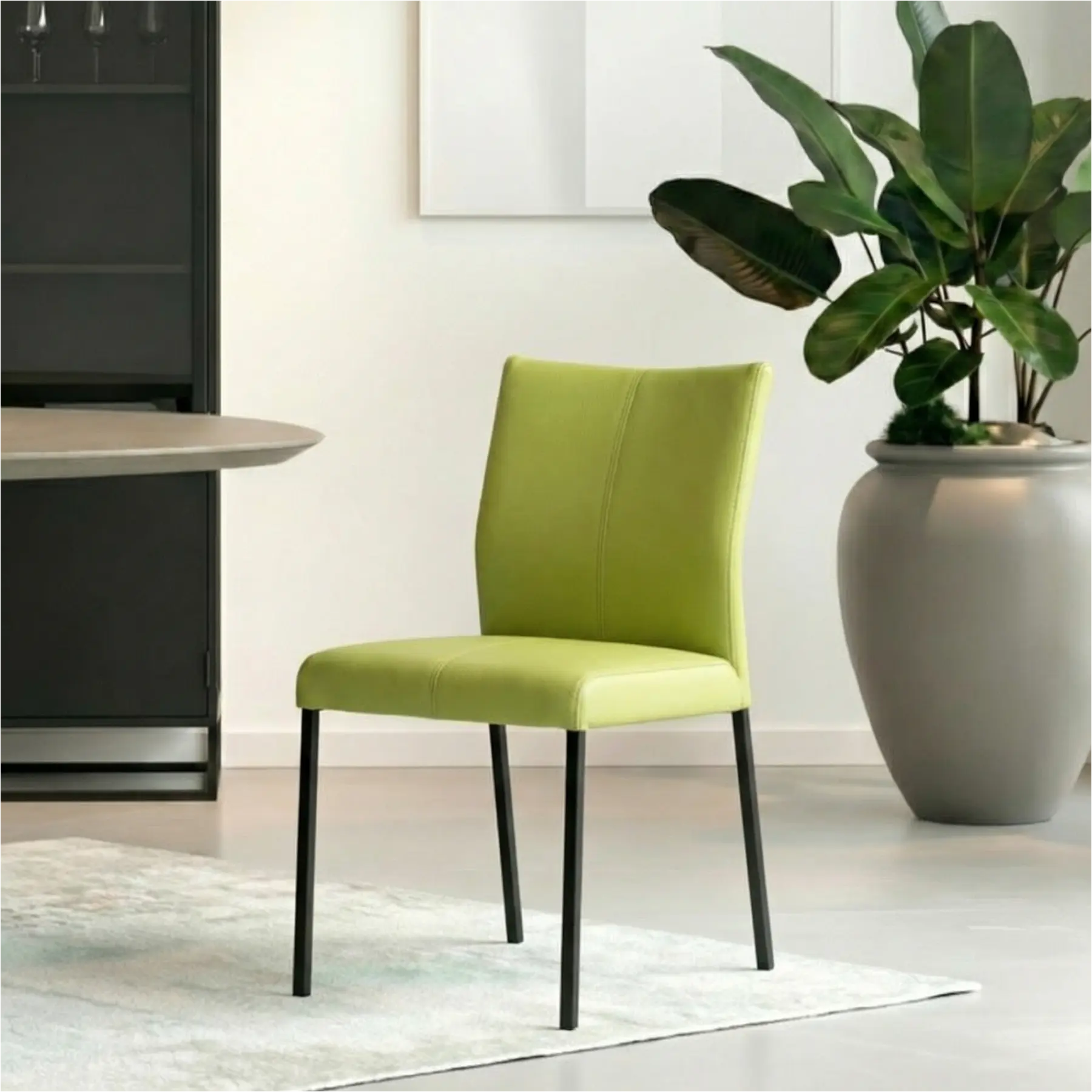 afbeelding van Set van 4 Leren eetkamerstoelen Basic - Toledo Lime (felgroen) - Poten staal vierkant zwart
