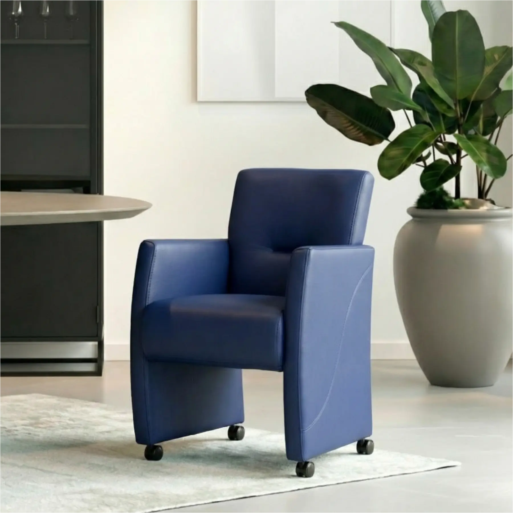 afbeelding van Set van 6 Leren eetkamerstoelen Pleasure - Toledo Kobalt (blauw) - Met handgreep zwart