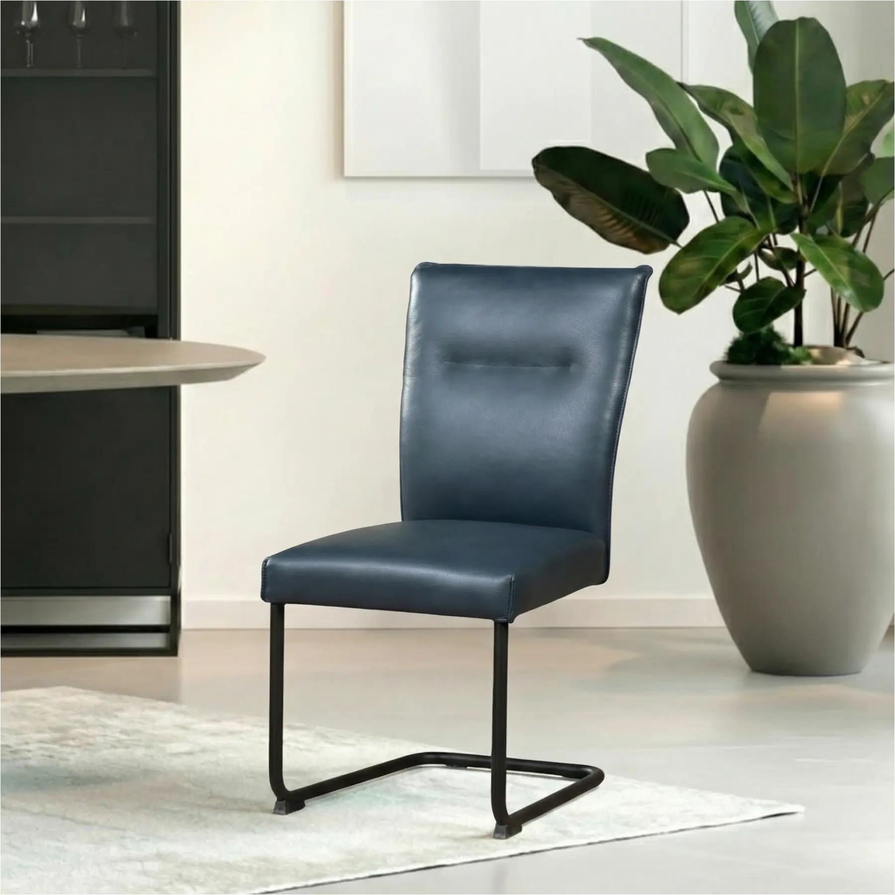 afbeelding van Set van 6 Leren eetkamerstoelen Retro - Granada Blue (blauw) - Sledepoot staal rond zwart