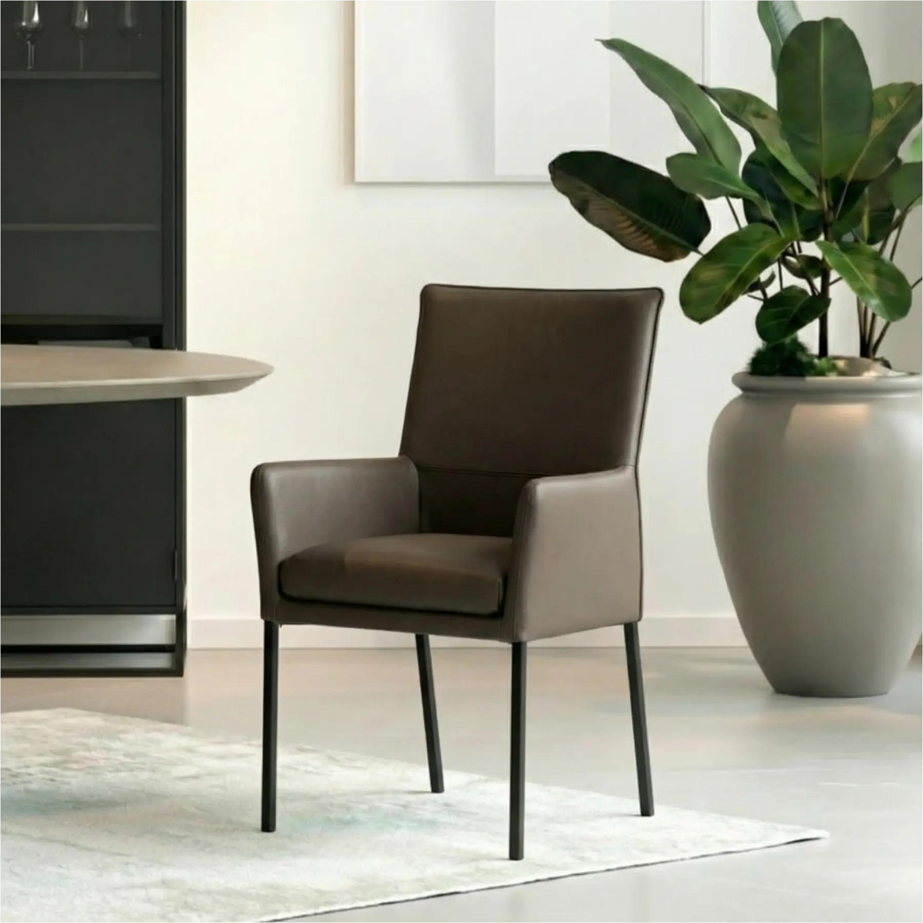 afbeelding van Set van 6 Leren eetkamerstoelen Royal - Toledo Moss (bruin/groen) - Poten staal vierkant zwart