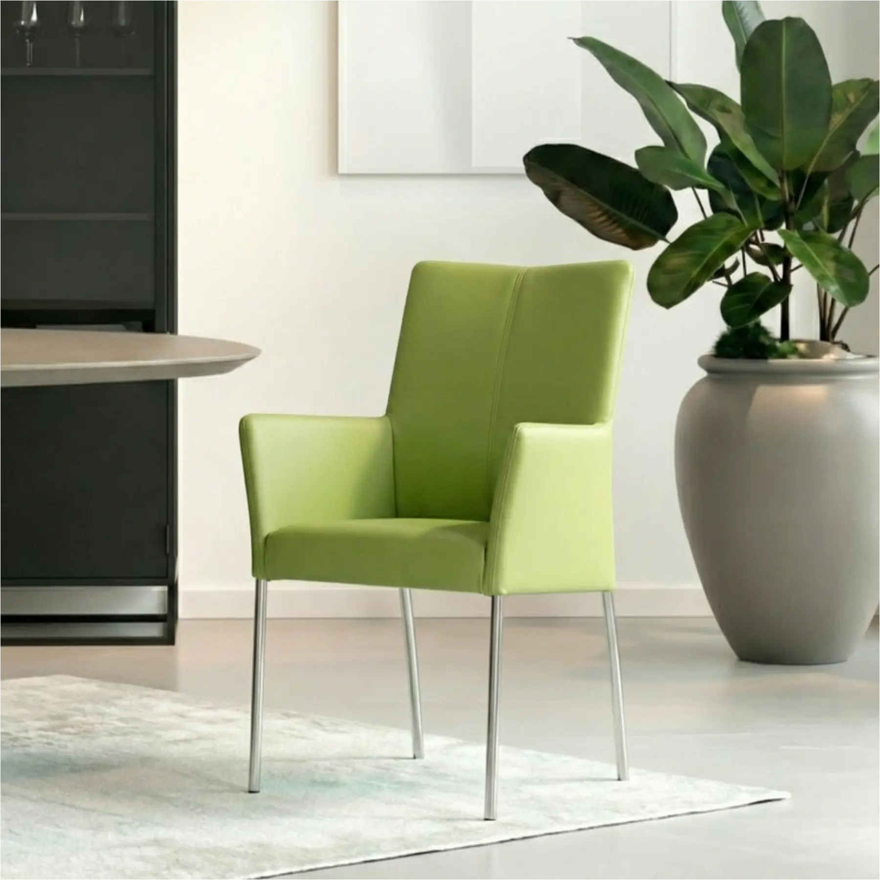 afbeelding van Set van 8 Leren eetkamerstoelen Comfort met armleuning - Toledo Lime (felgroen) - Poten staal rond RVS