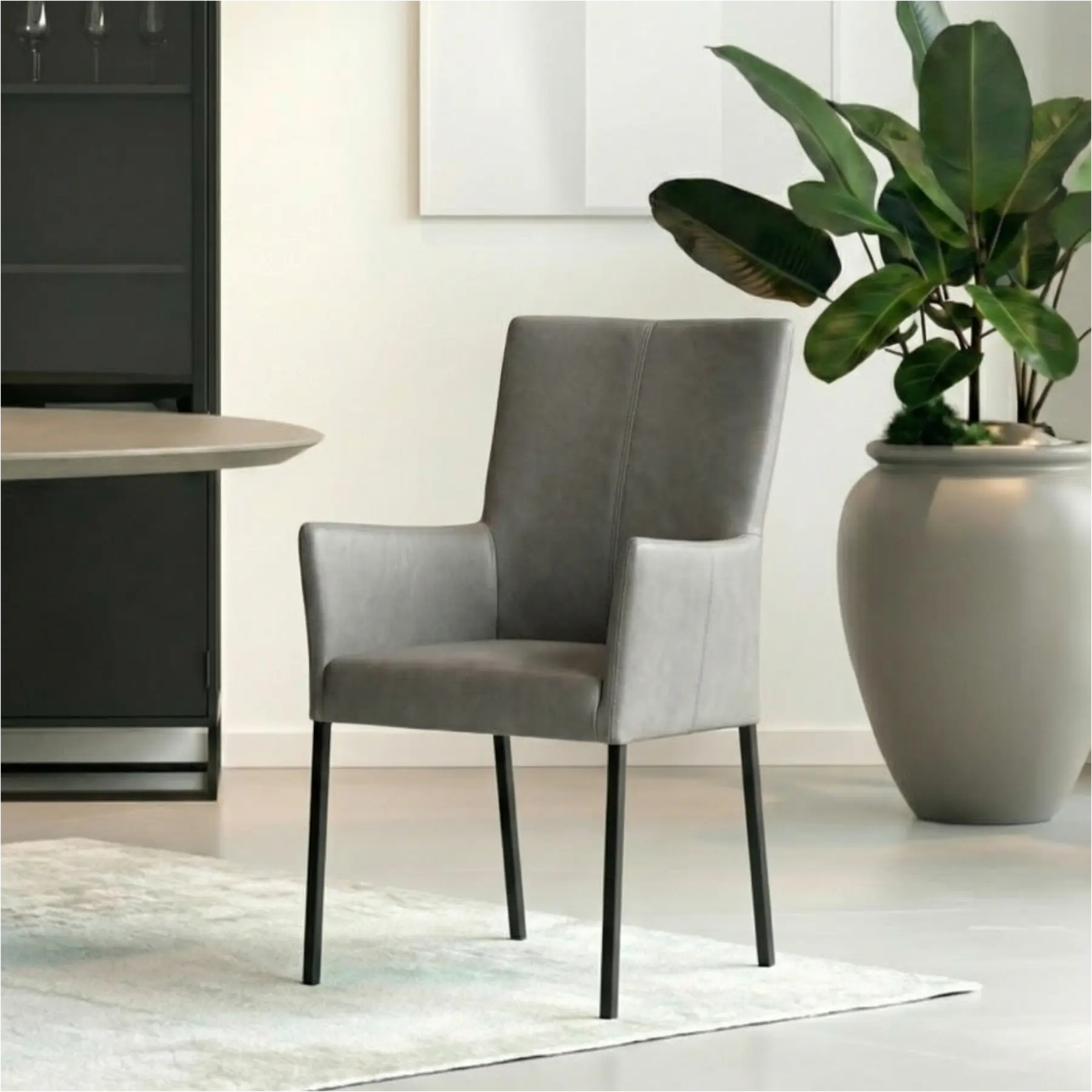 afbeelding van Set van 8 Leren eetkamerstoelen Daily met armleuning - Granada Steel (grijs) - Poten staal vierkant zwart