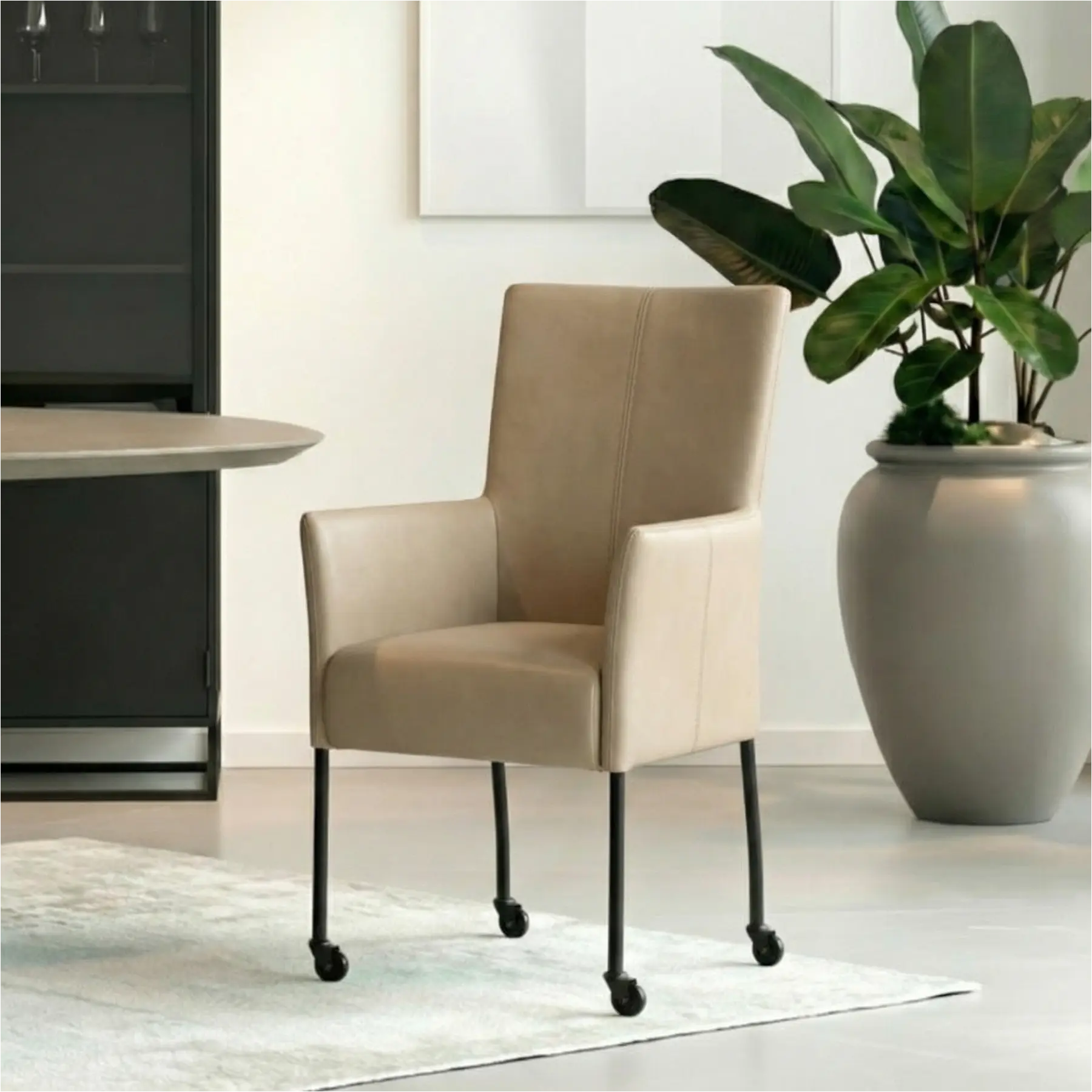 afbeelding van Set van 8 Leren eetkamerstoelen Deal - Granada Taupe (taupe/bruin) - Poten staal vierkant zwart