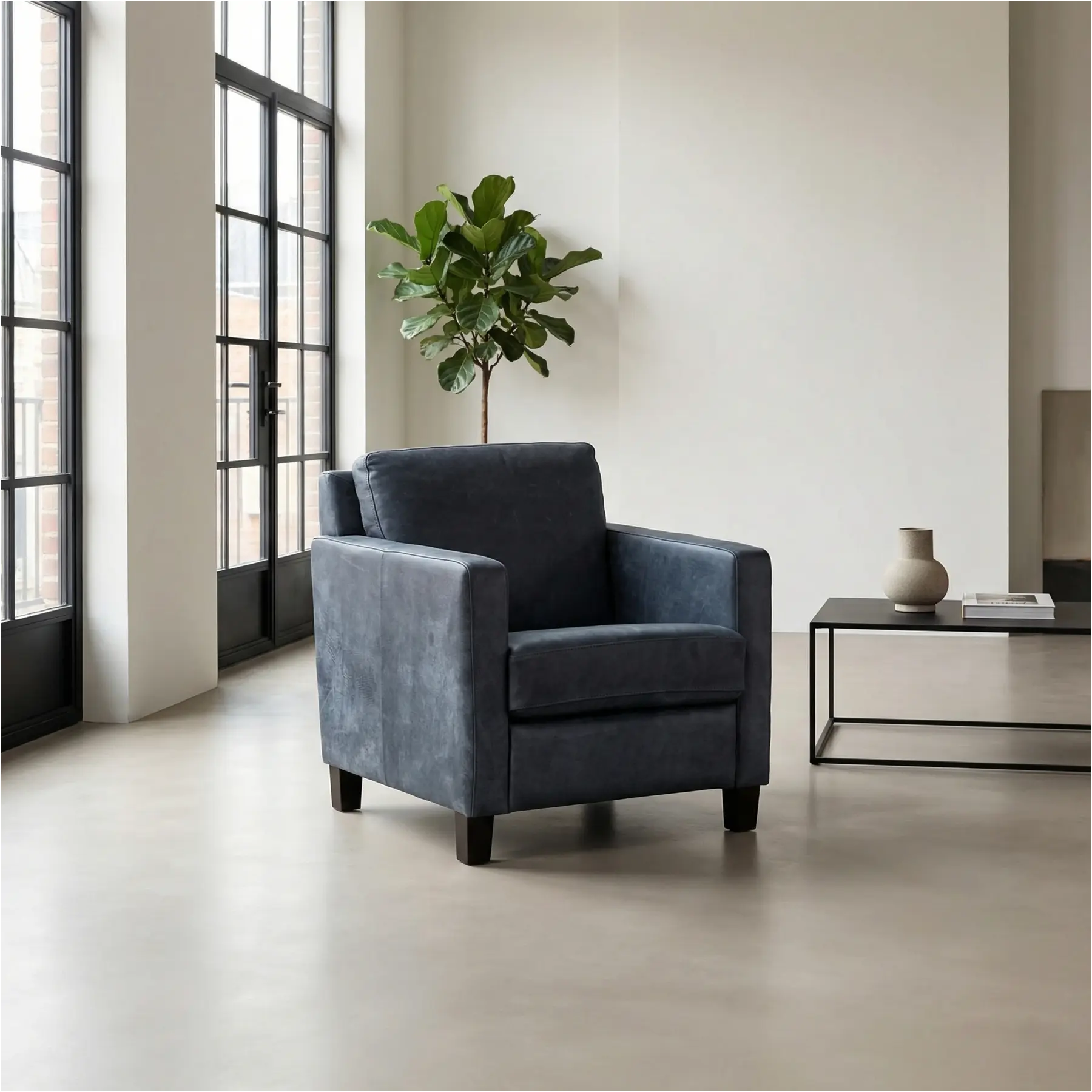 afbeelding van Leren fauteuil Smart - Kenia Denim (blauw) - Poten hout zwart