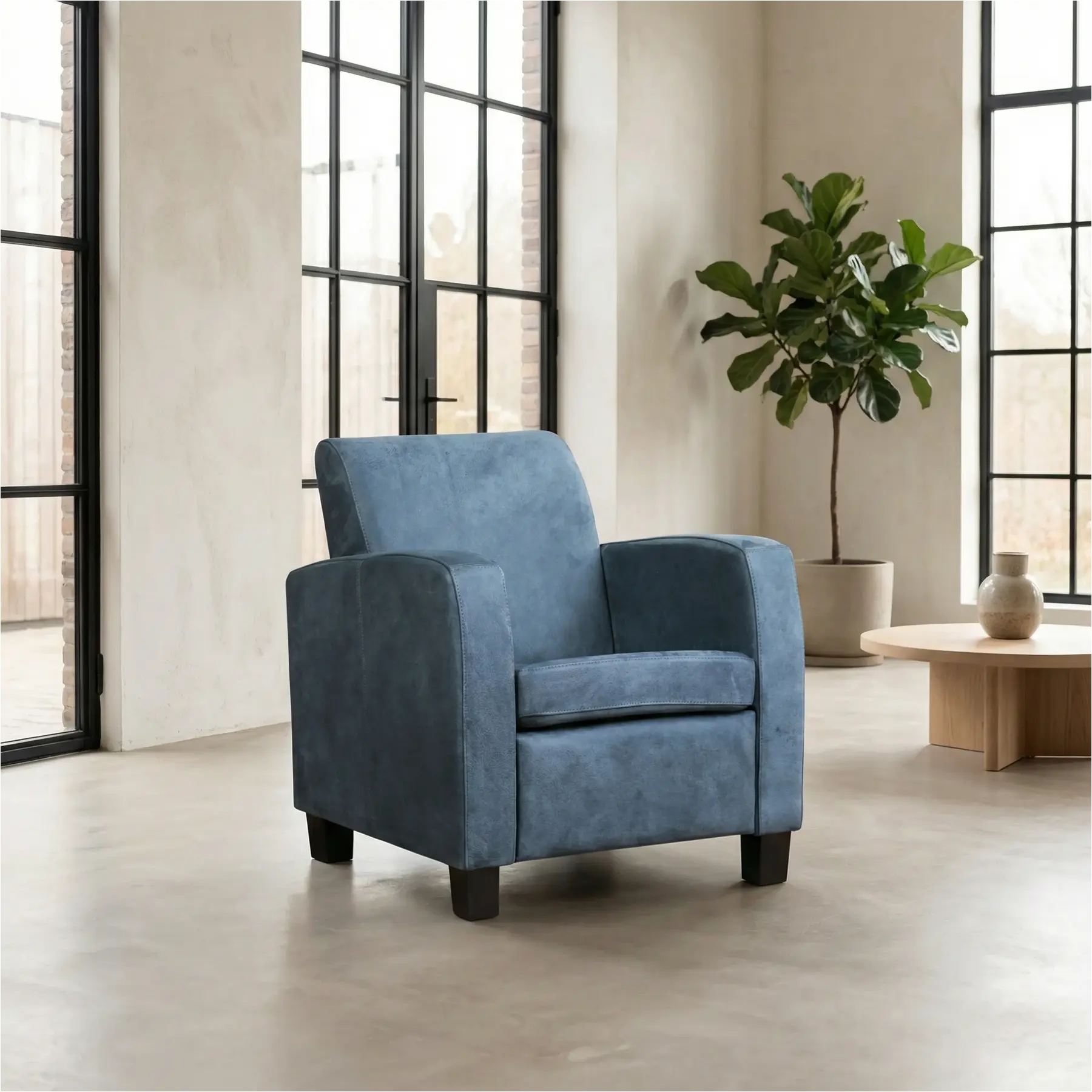 afbeelding van Set van 2 Leren fauteuils Joy - Kenia Denim (blauw) - Poten hout bruin