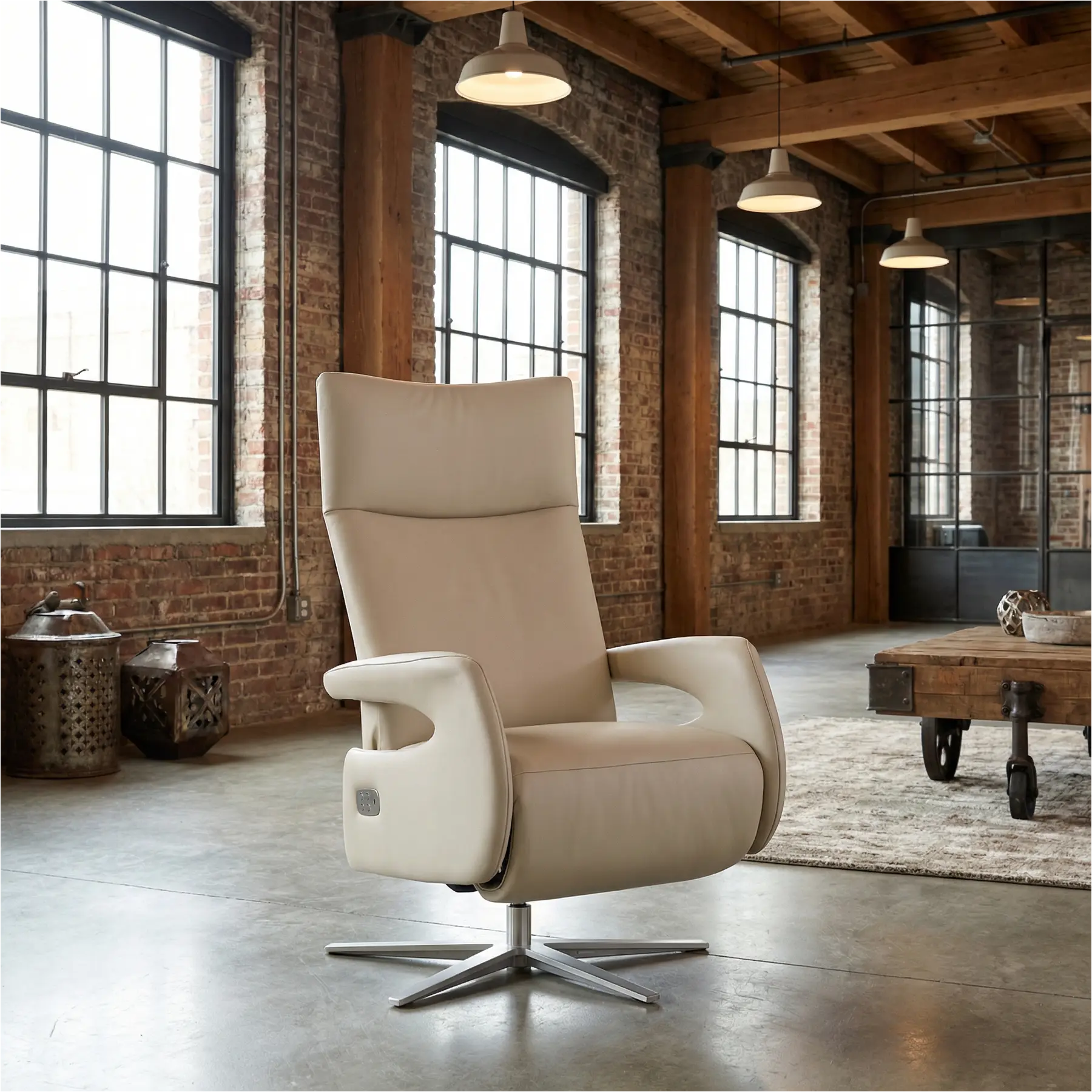 afbeelding van Leren relaxfauteuil Vibe elektrisch - Massif Ecru (crème) - Medium (zithoogte 46cm) - Stervoet RVS