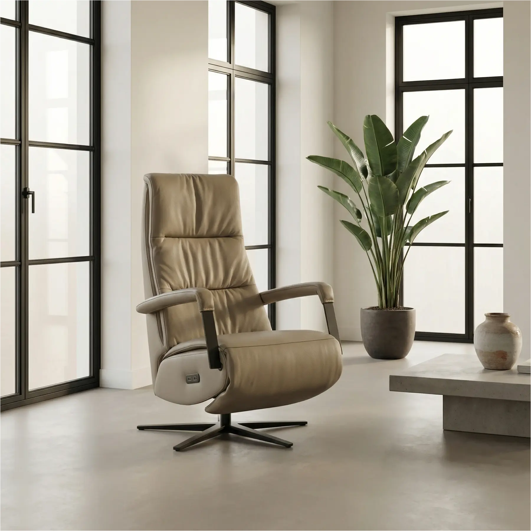 afbeelding van Leren elektrisch relaxfauteuil Core - Toledo Mocca (taupe/bruin) - large - stervoet zwart (breed)
