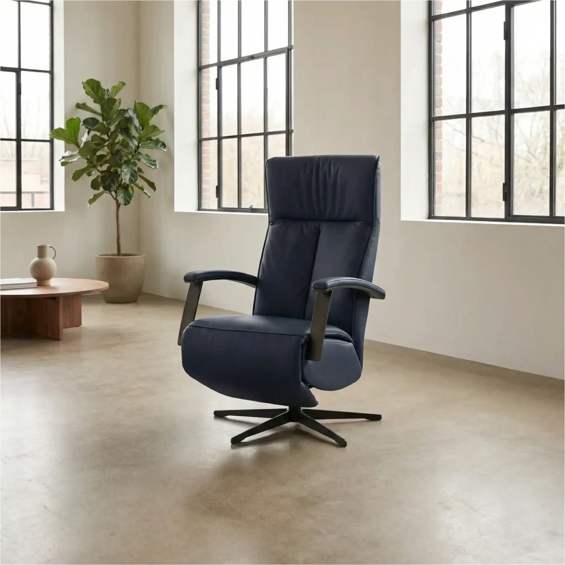 afbeelding van Leren elektrisch relaxfauteuil Pure - Toledo Kobalt (blauw) - large - stervoet zwart (slank)