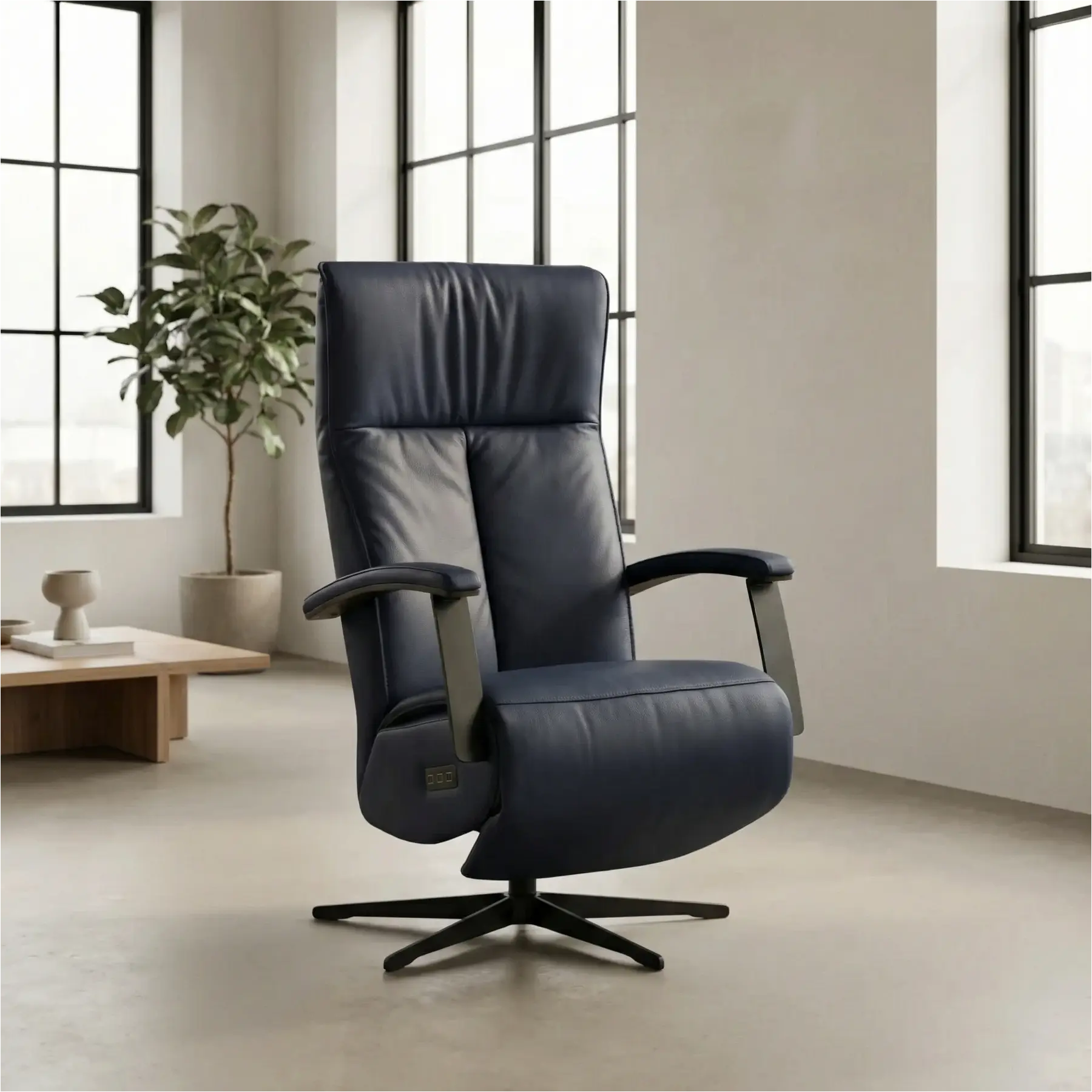 afbeelding van Leren elektrisch relaxfauteuil Pure - Toledo Kobalt (blauw) - medium - stervoet zwart (slank)