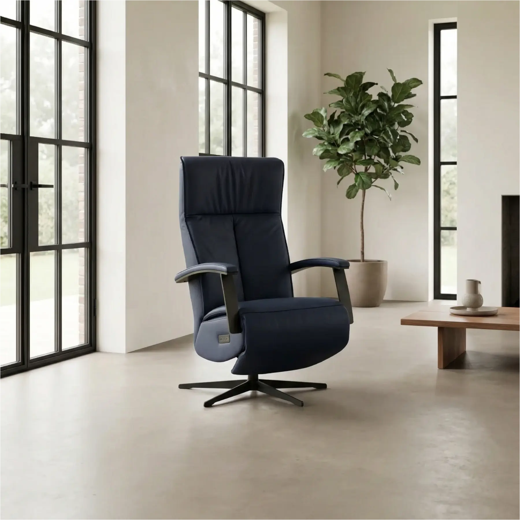 afbeelding van Leren elektrisch relaxfauteuil Pure - Toledo Kobalt (blauw) - small - stervoet zwart (slank)