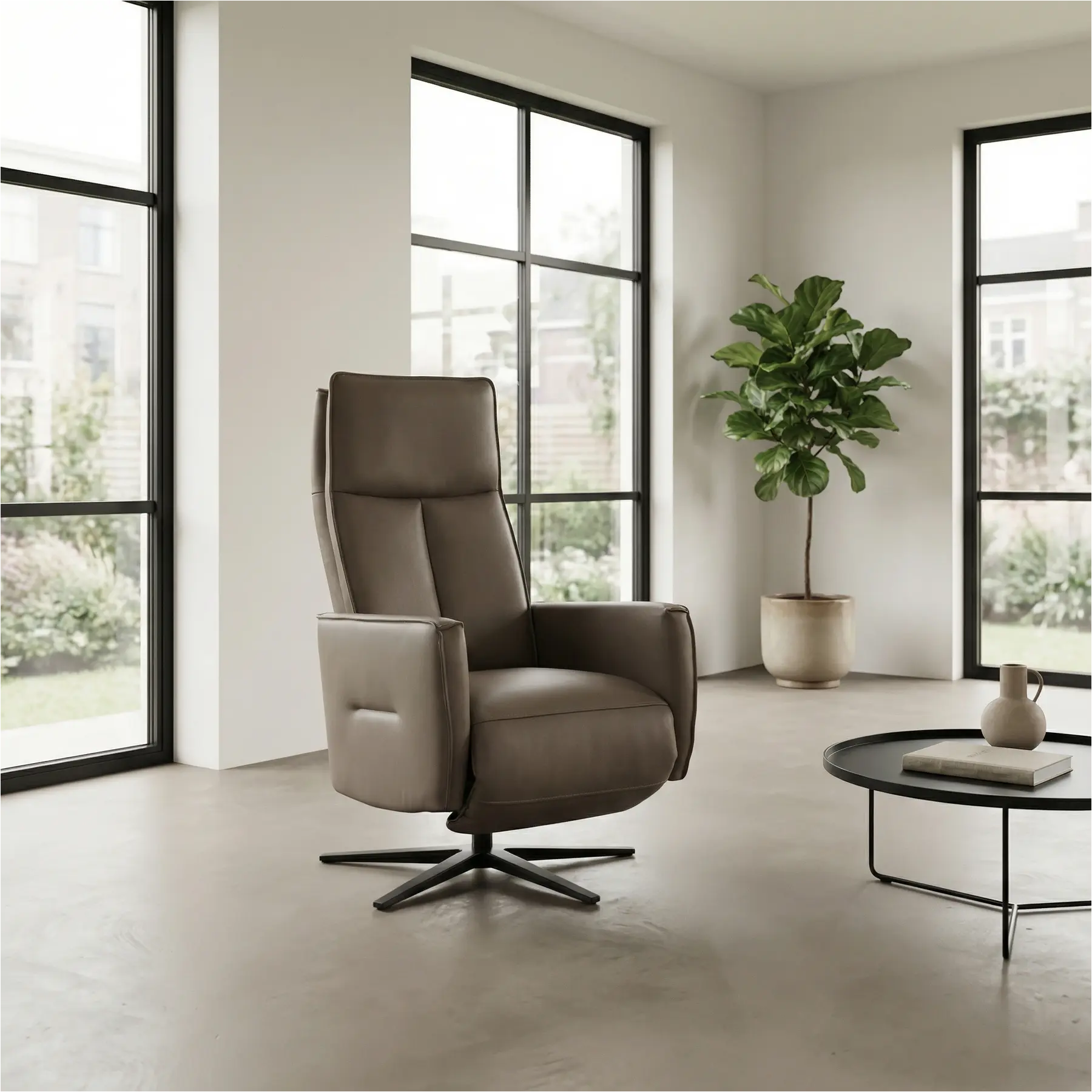 afbeelding van Leren handmatige relaxfauteuil Honor - Massif Rock (grijs/bruin) - Small - Schotelvoet zwart