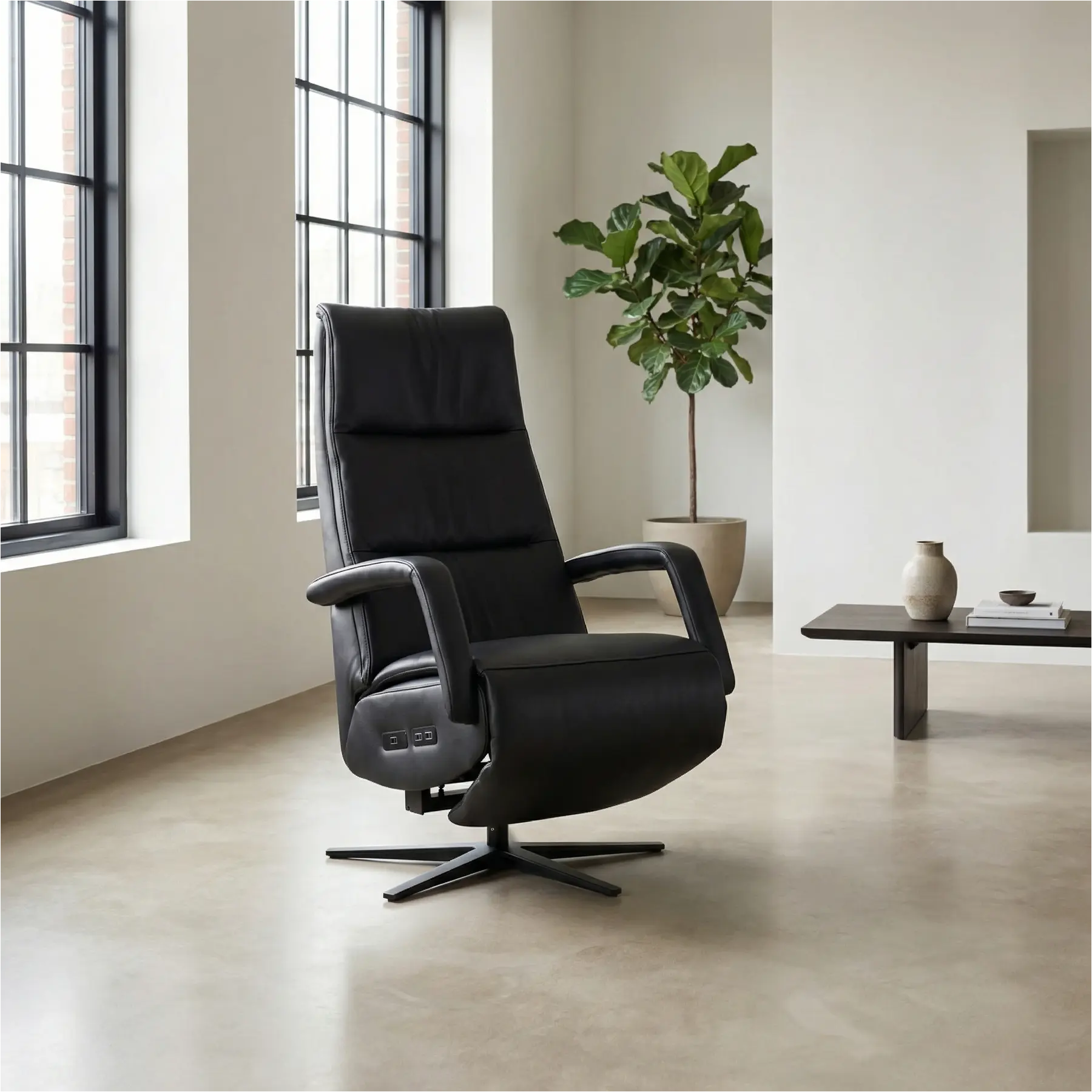 afbeelding van Leren elektrisch relaxfauteuil Calm - Massif Nero (zwart) - extra large - stervoet zwart (breed)
