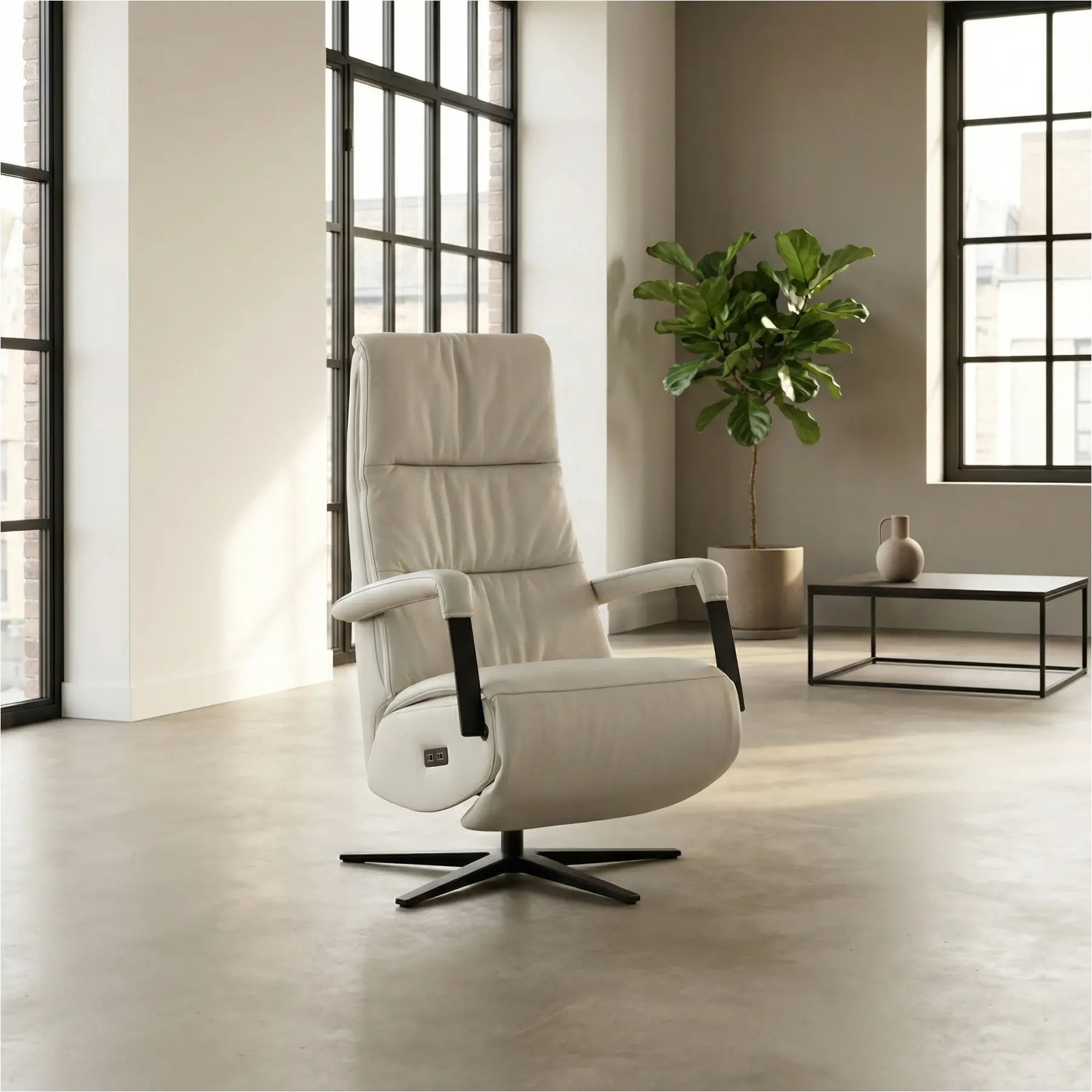 afbeelding van Leren elektrisch relaxfauteuil Core - Toledo Nebbia (creme) - extra large - stervoet zwart (breed)