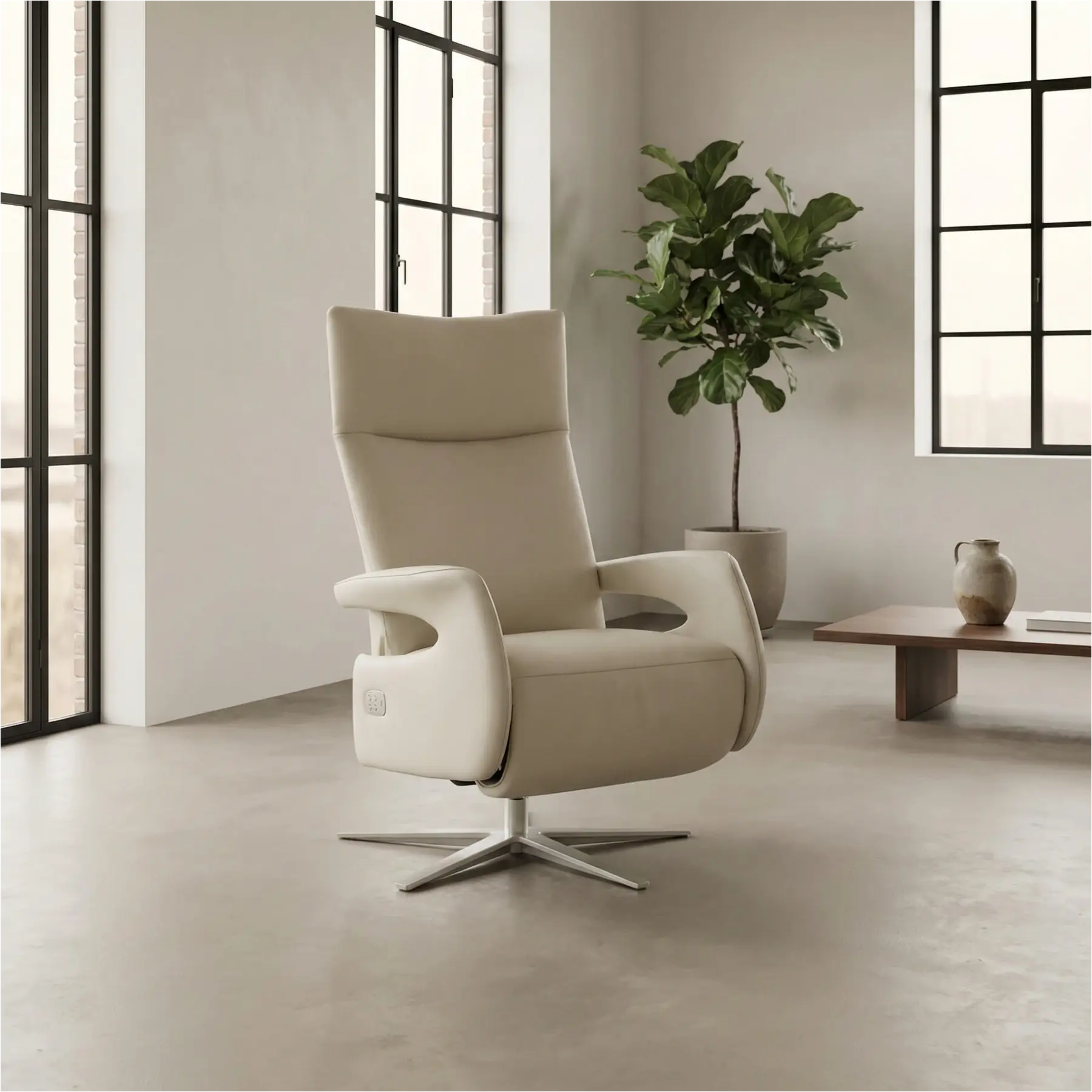 afbeelding van Leren relaxfauteuil Vibe elektrisch - Massif Ecru (crème) - Medium (zithoogte 46cm) - Stervoet RVS