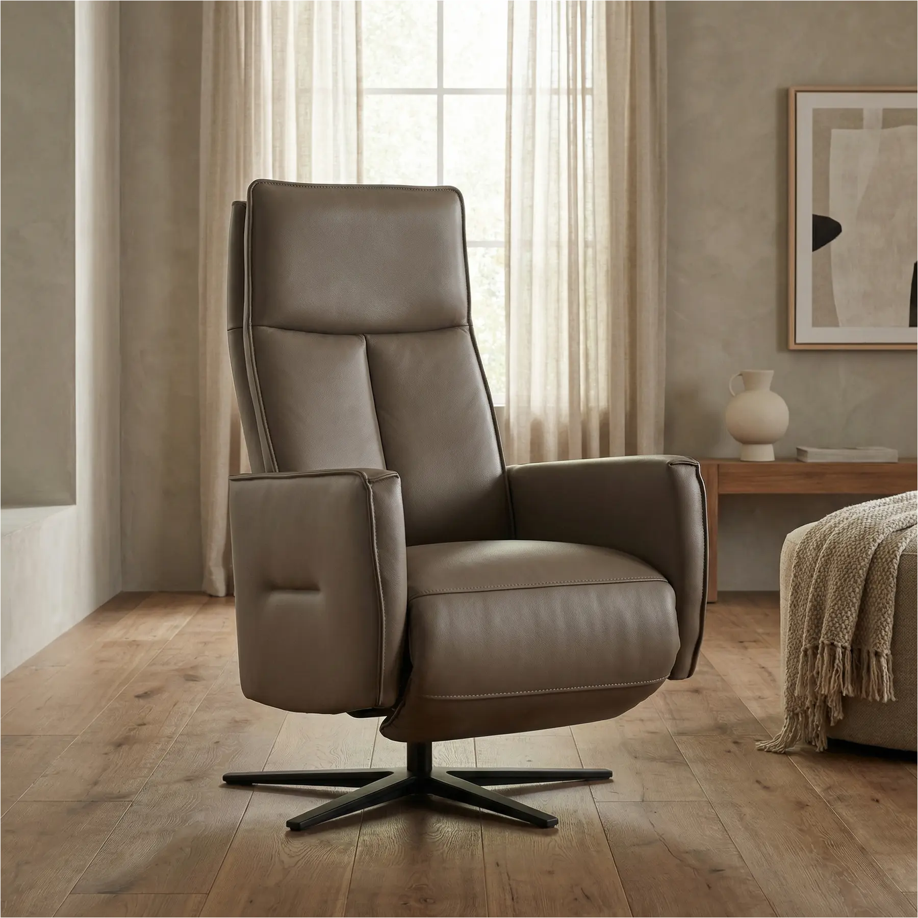 afbeelding van Leren elektrisch relaxfauteuil Honor - Massif Rock (grijs/bruin) - Large - Schotelvoet zwart