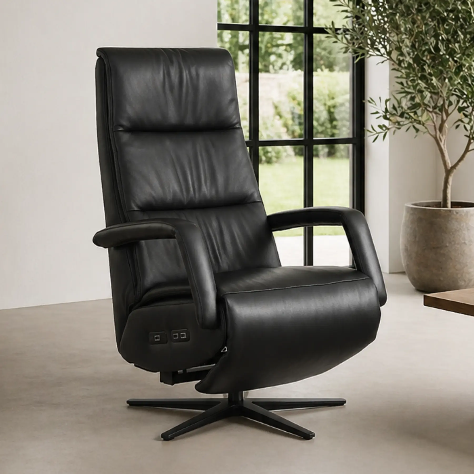 afbeelding van Leren sta-op-stoel Calm - Massif Nero (zwart) - extra large - stervoet zwart (breed)